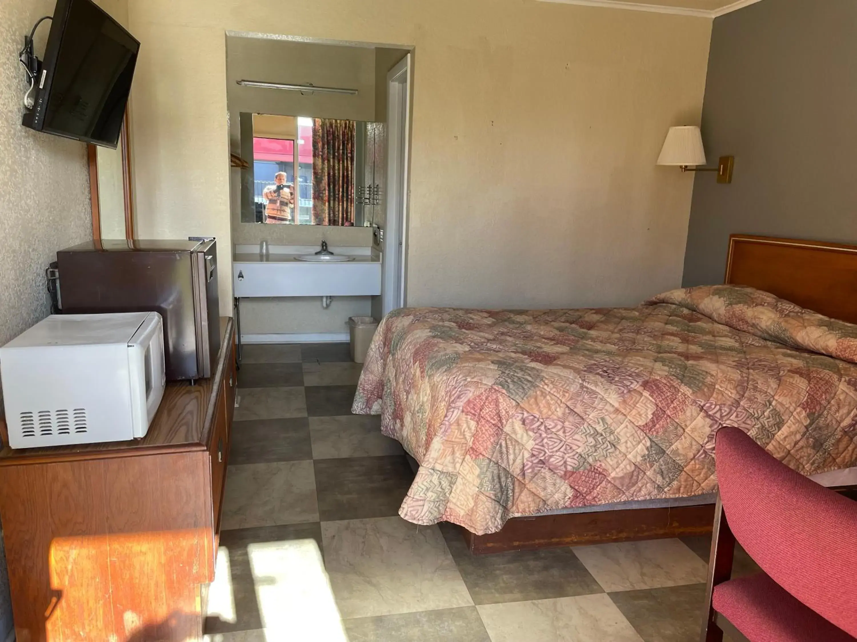 Double Room in SPRINGWOOD HOTEL, Opelika I-85 Columbus Pkwy Double Room in SPRINGWOOD HOTEL, Opelika I-85 Columbus Pkwy