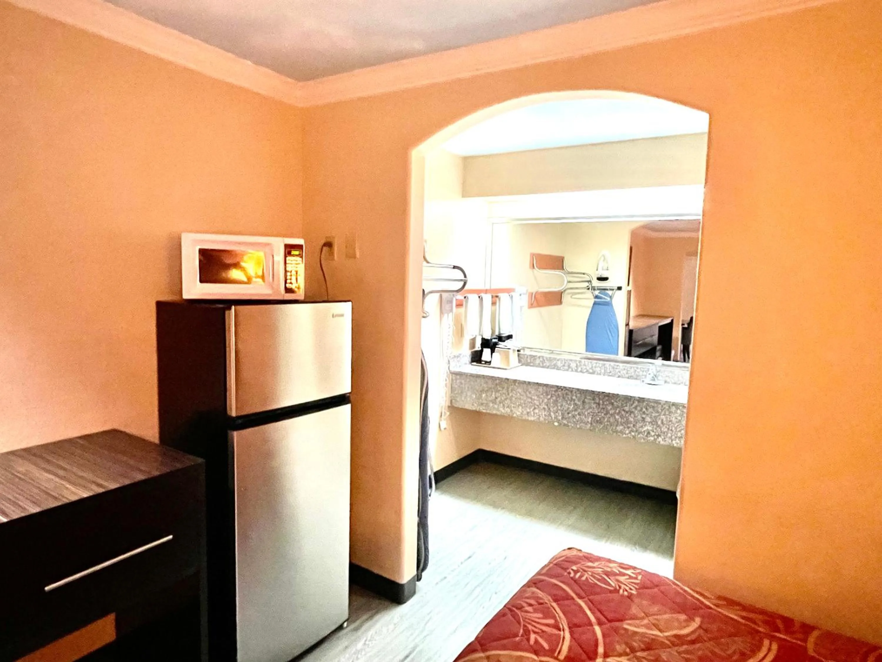 Bed in Luxury Inn Liberty