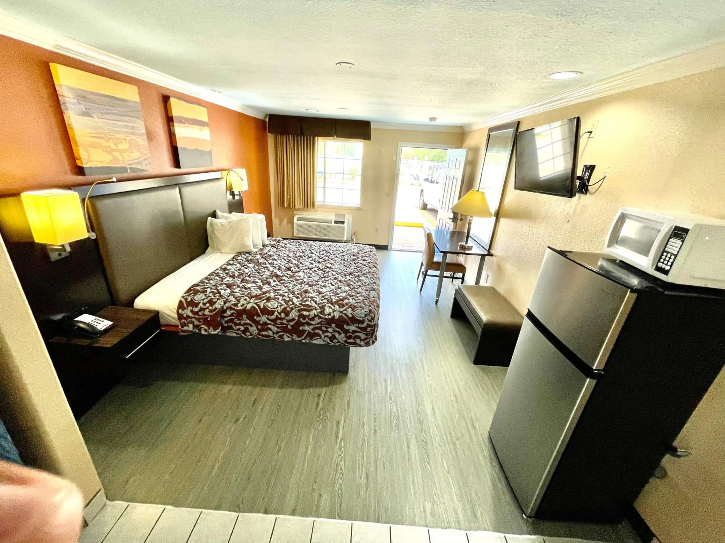 Bed in Luxury Inn Liberty