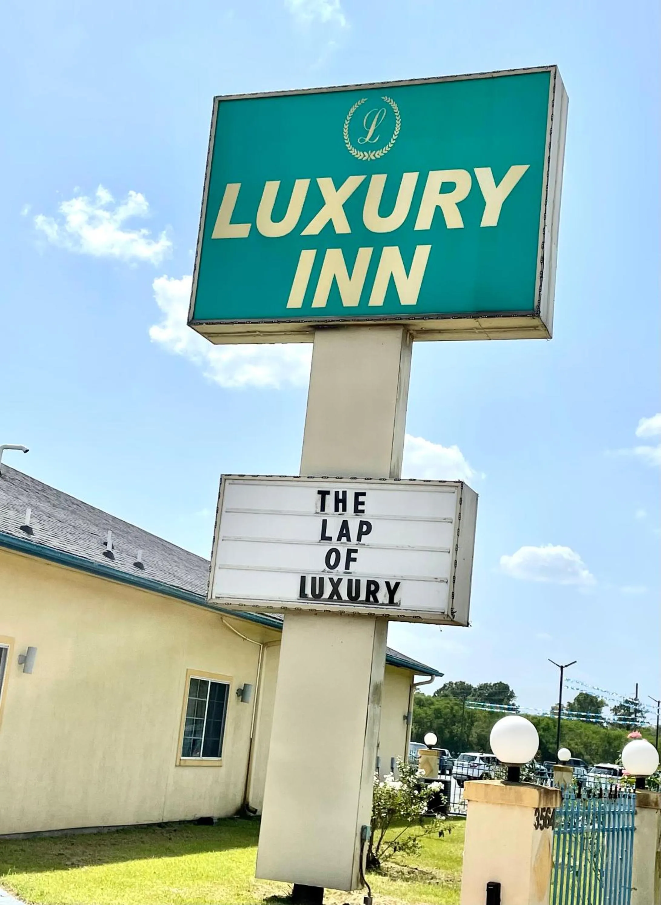 Luxury Inn Liberty