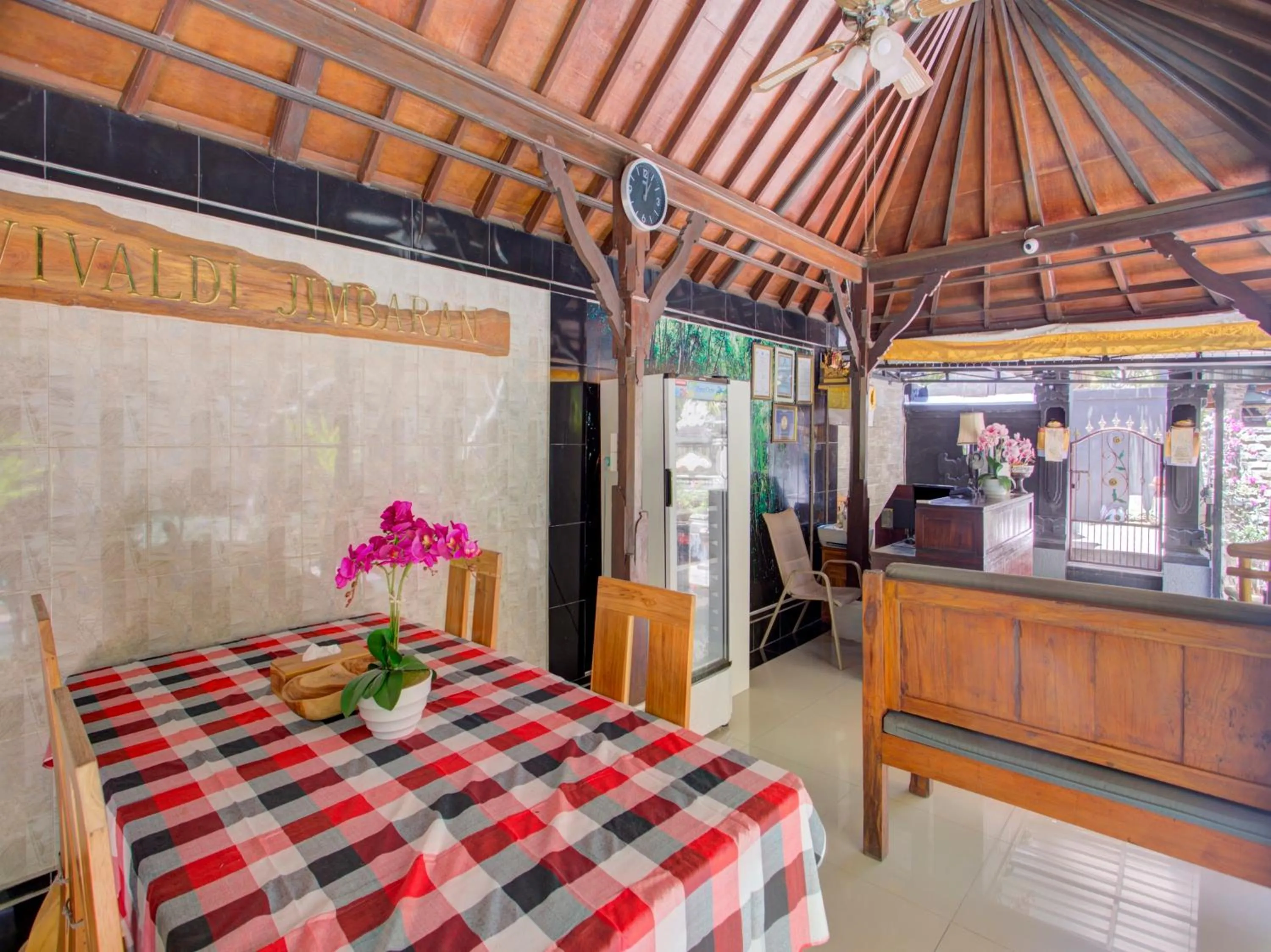 Restaurant/places to eat, Bed in Vivaldi Jimbaran