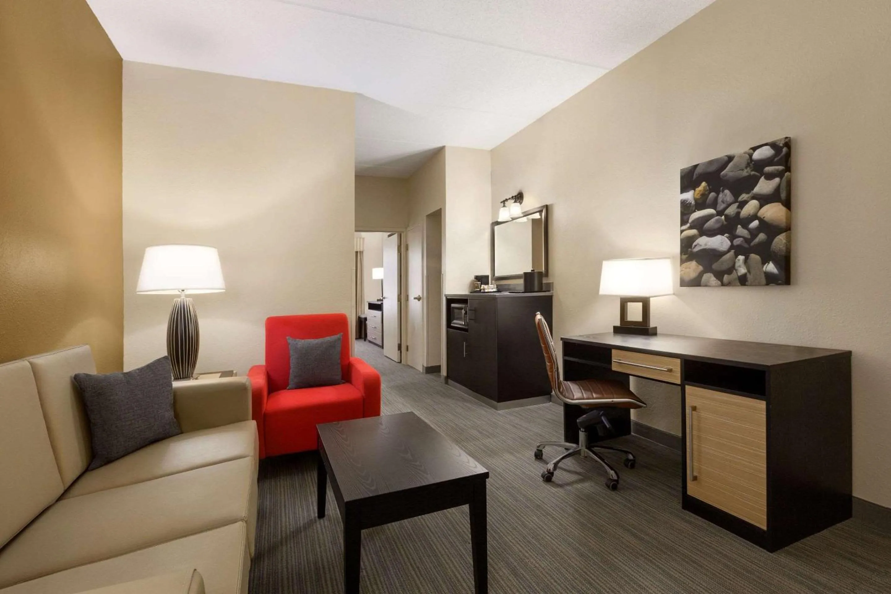 Bedroom in Country Inn & Suites by Radisson, Dalton, GA