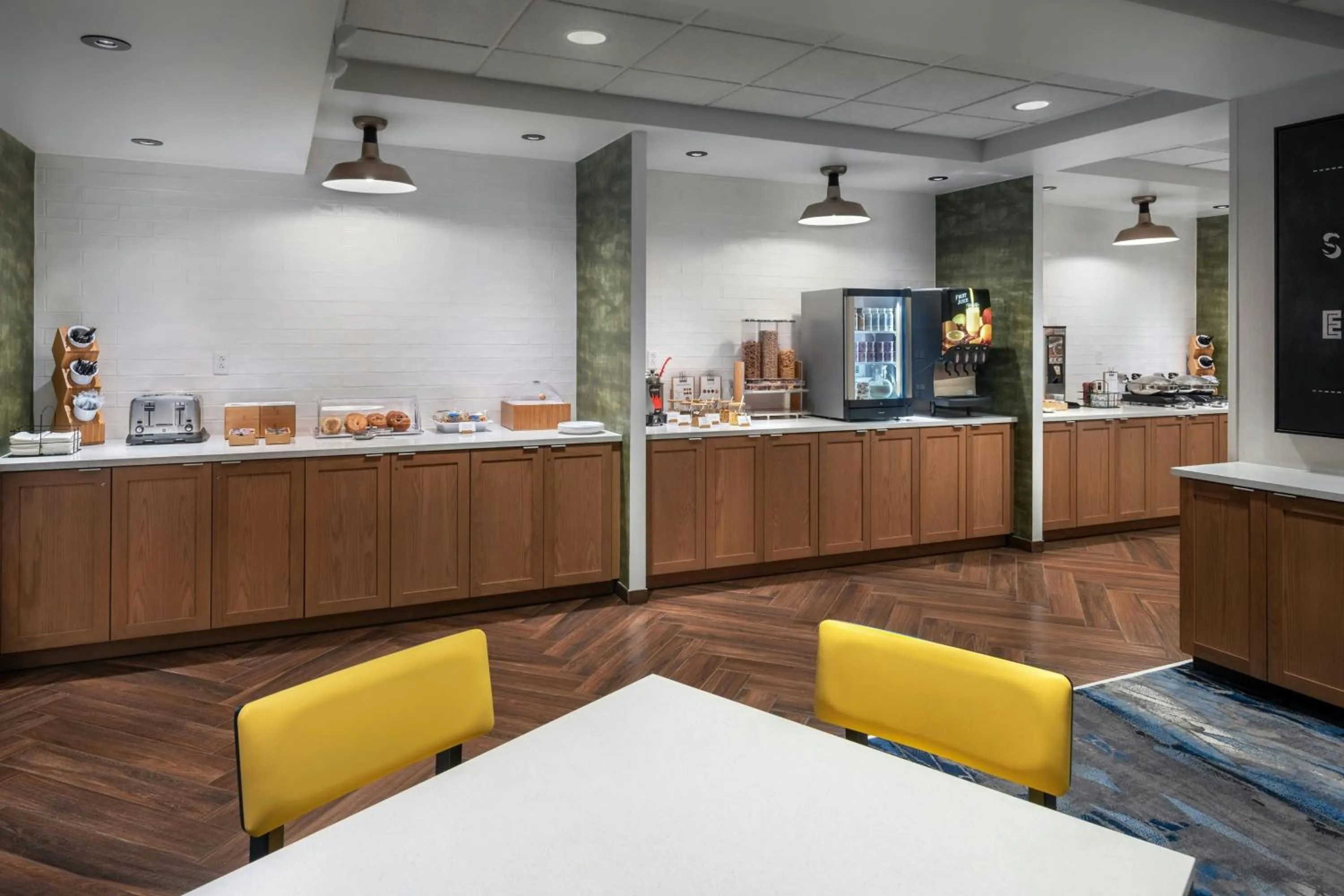 Breakfast in Fairfield by Marriott Inn & Suites Rome NY