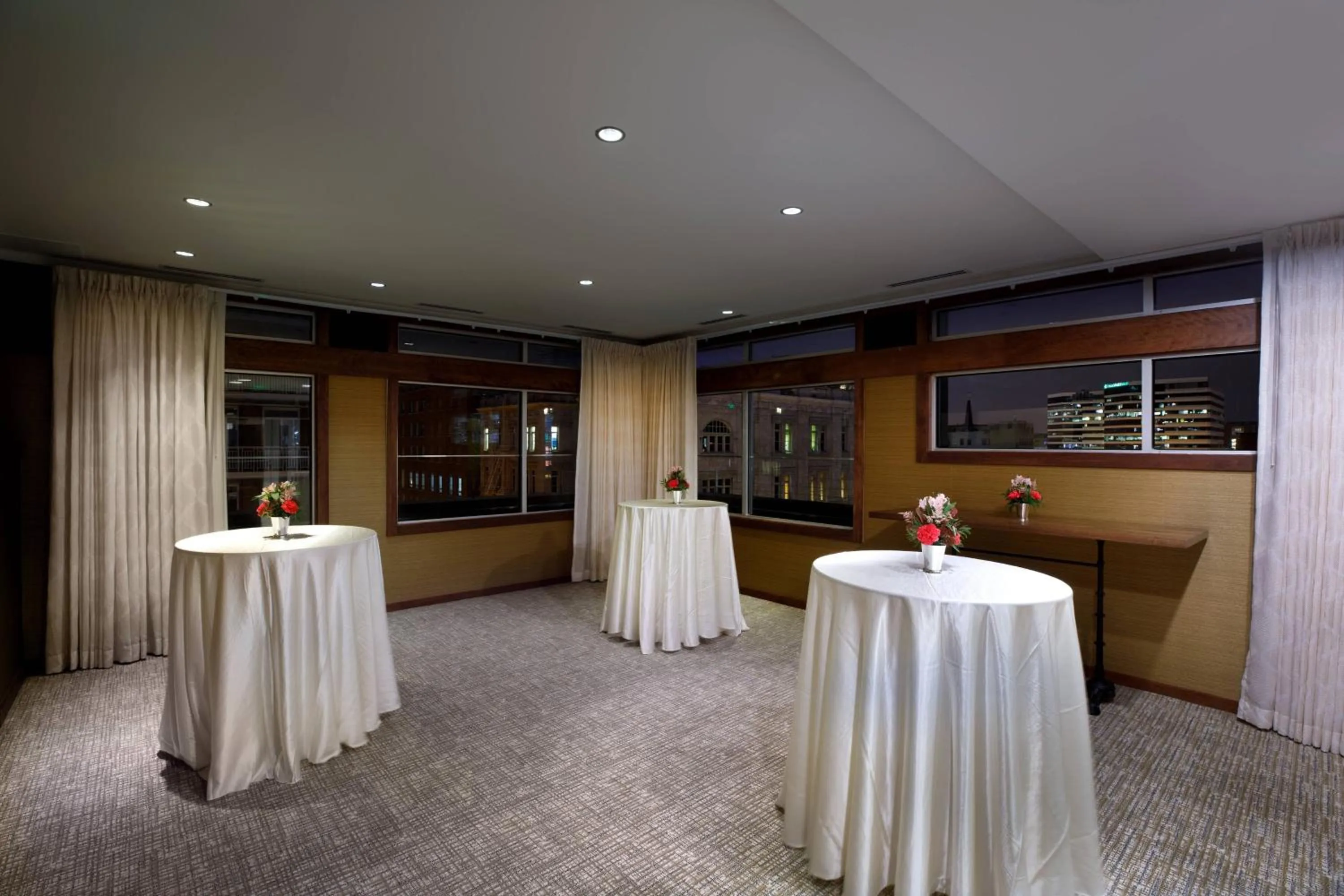 Meeting/conference room in Hotel Metro, Autograph Collection