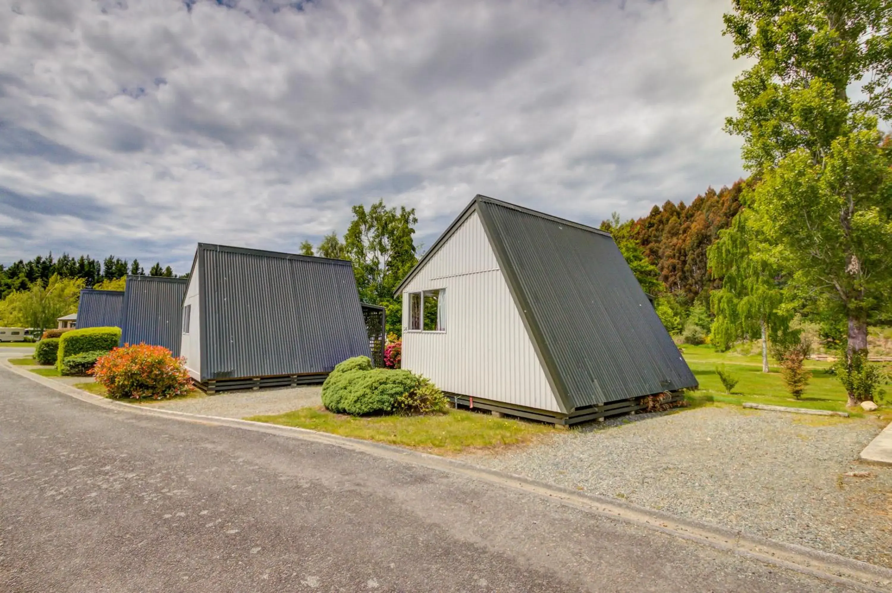 Property building in Te Anau Lakeview Holiday Park & Motels Property building in Te Anau Lakeview Holiday Park & Motels