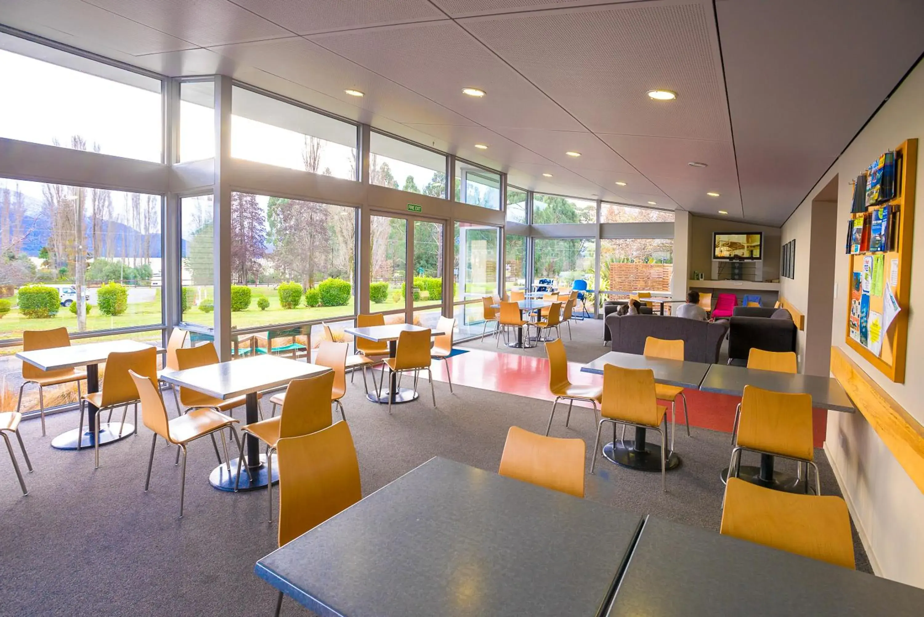 Cabin with Kitchenette and Shared Bathroom in Te Anau Lakeview Holiday Park & Motels Cabin with Kitchenette and Shared Bathroom in Te Anau Lakeview Holiday Park & Motels