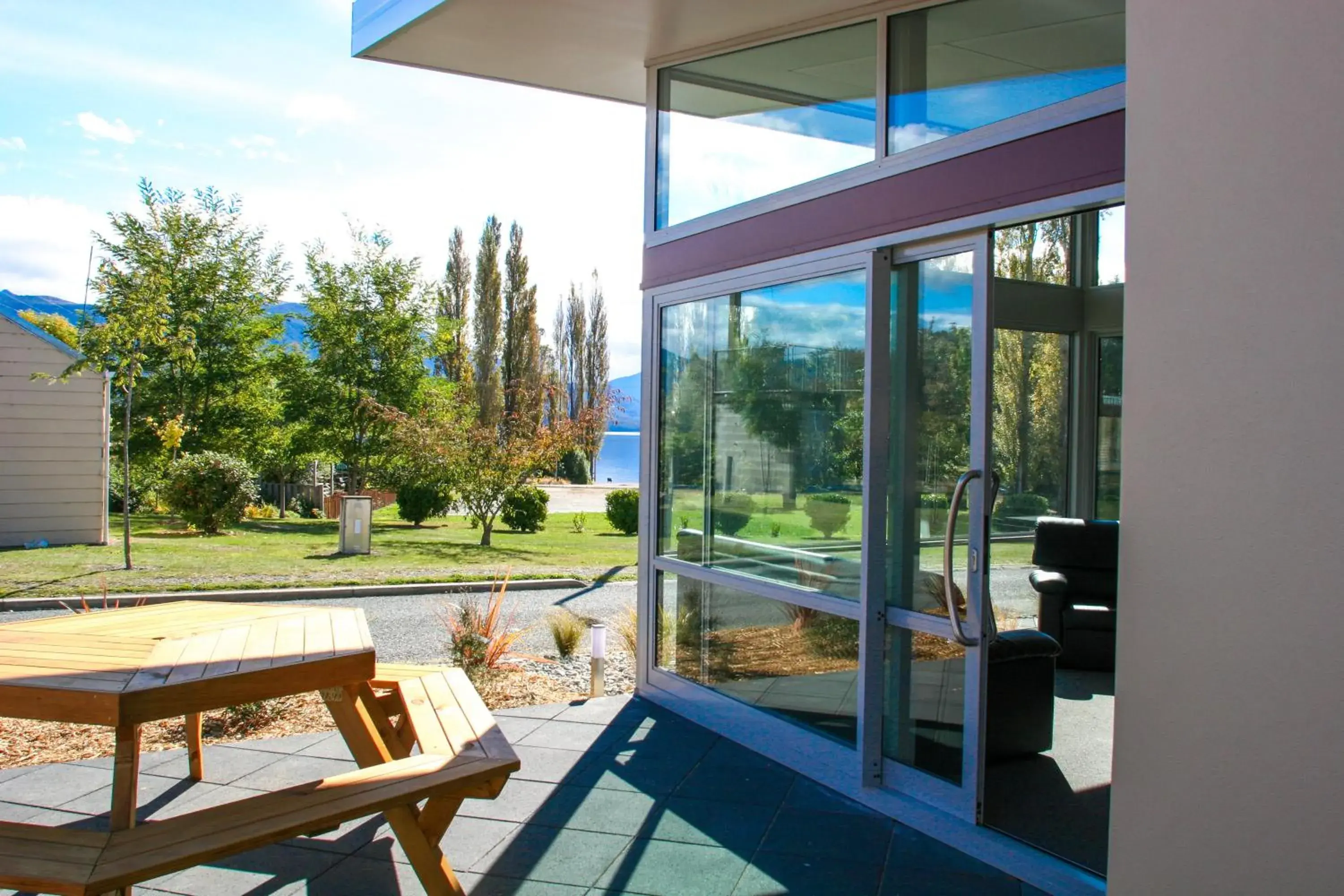Seating area in Te Anau Lakeview Holiday Park & Motels Seating area in Te Anau Lakeview Holiday Park & Motels