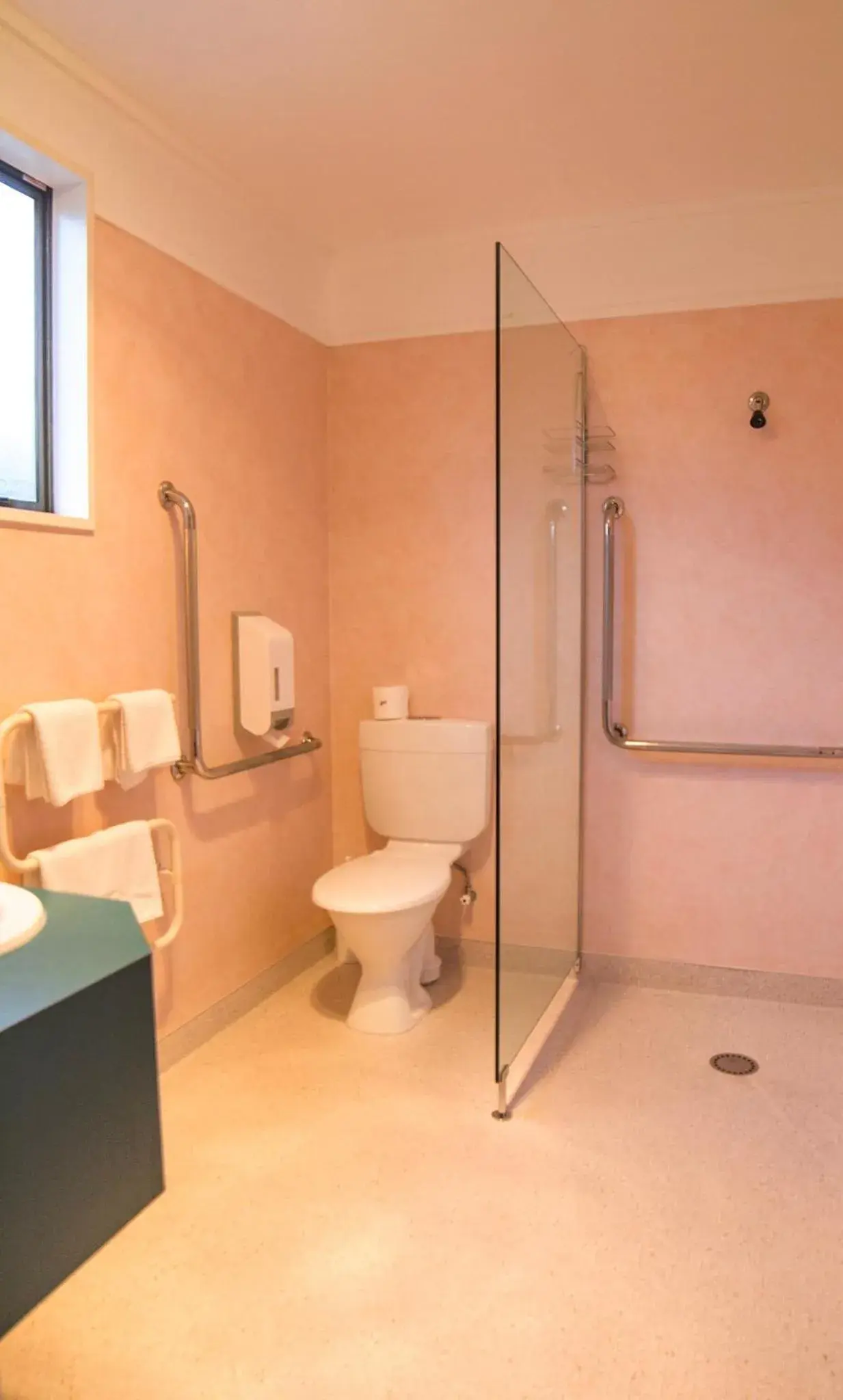 Shower in Te Anau Lakeview Holiday Park & Motels Shower in Te Anau Lakeview Holiday Park & Motels