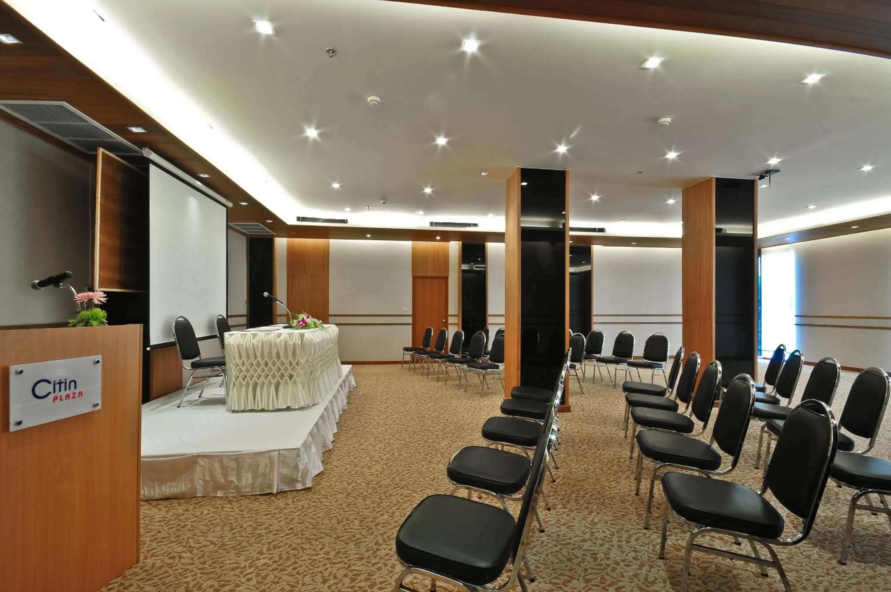 Business facilities in ASHLEE Plaza Patong Hotel & Spa