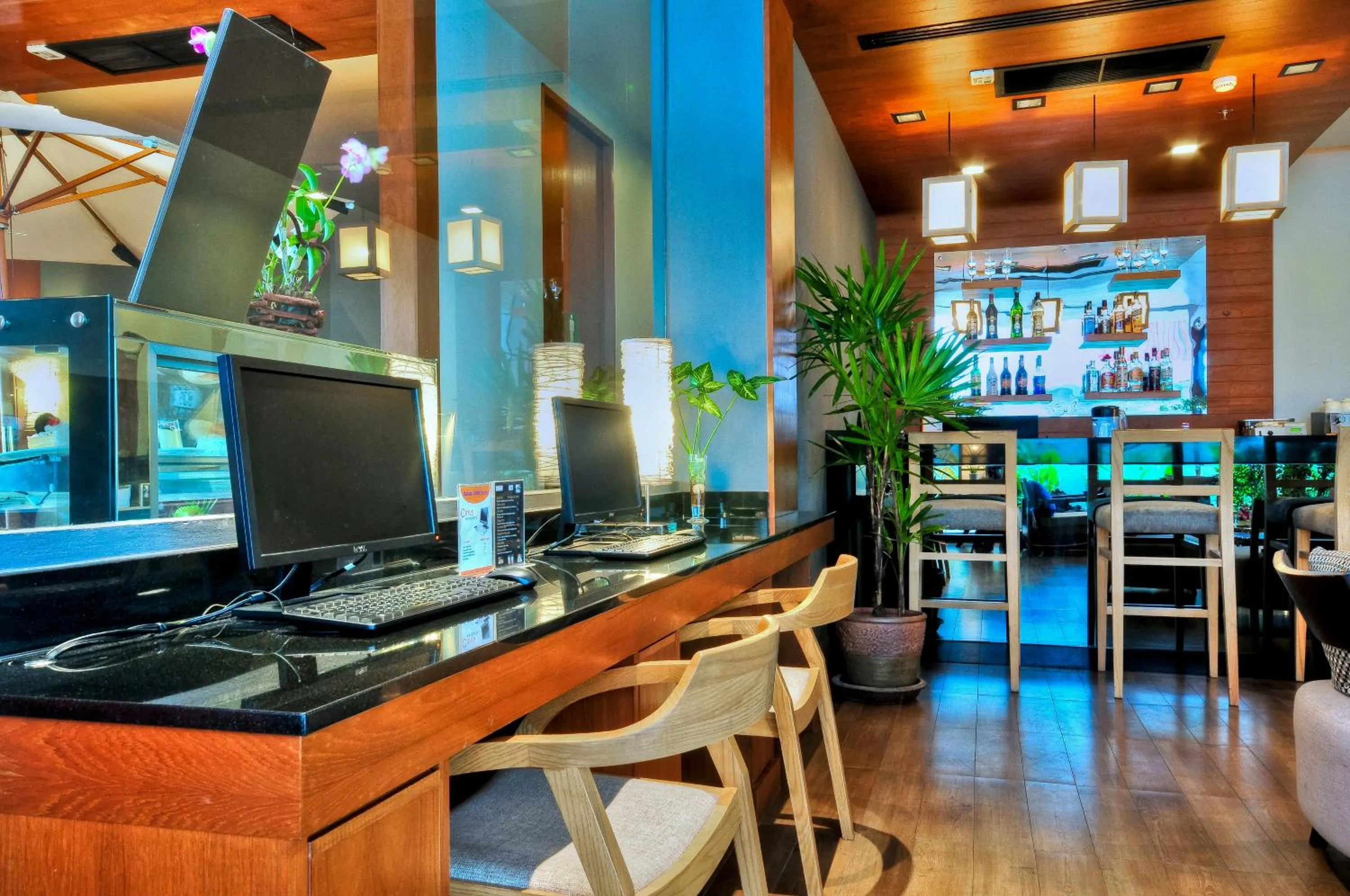 Lounge or bar in ASHLEE Heights Hotel Patong