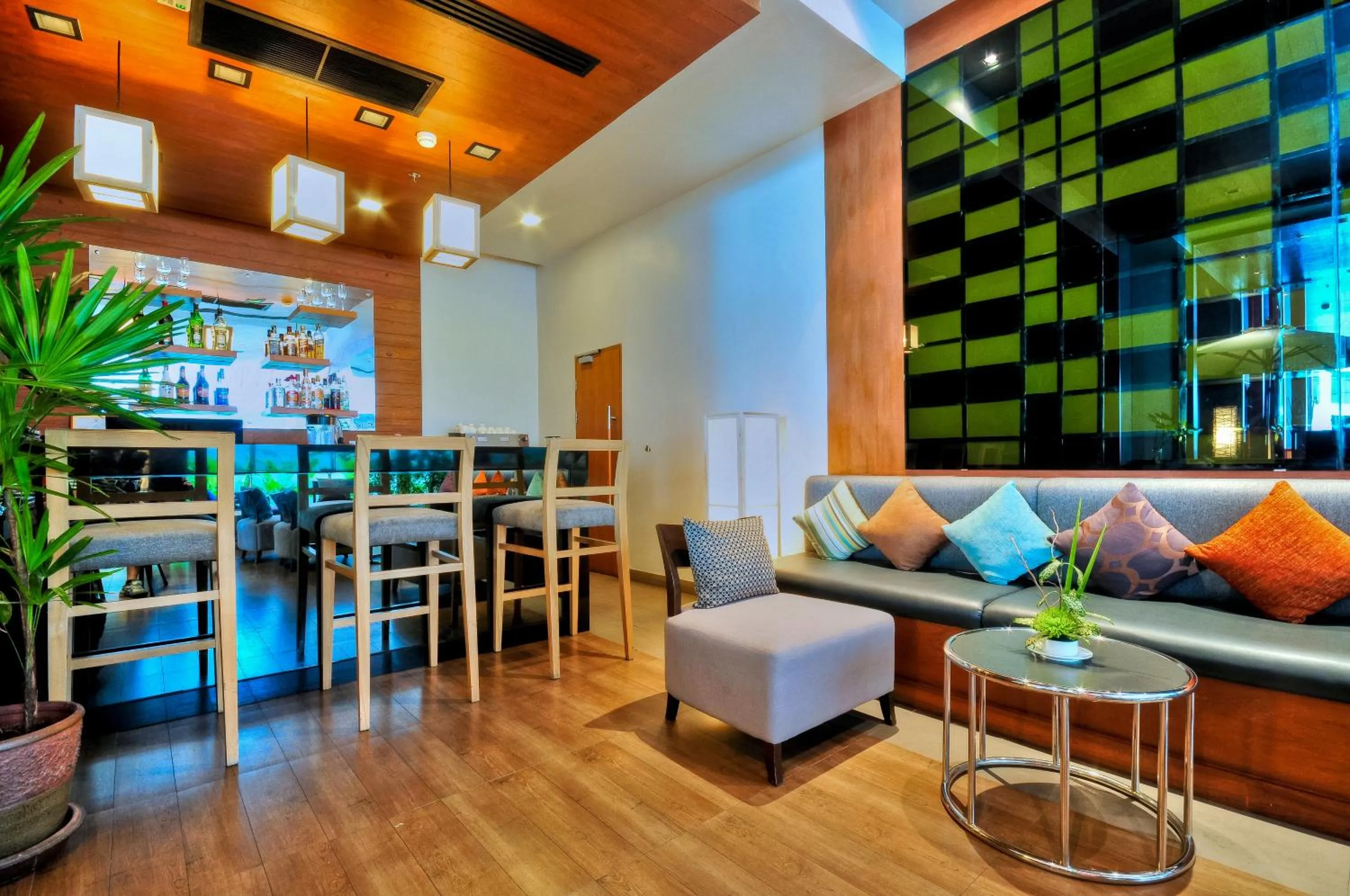 Lounge or bar in ASHLEE Heights Hotel Patong