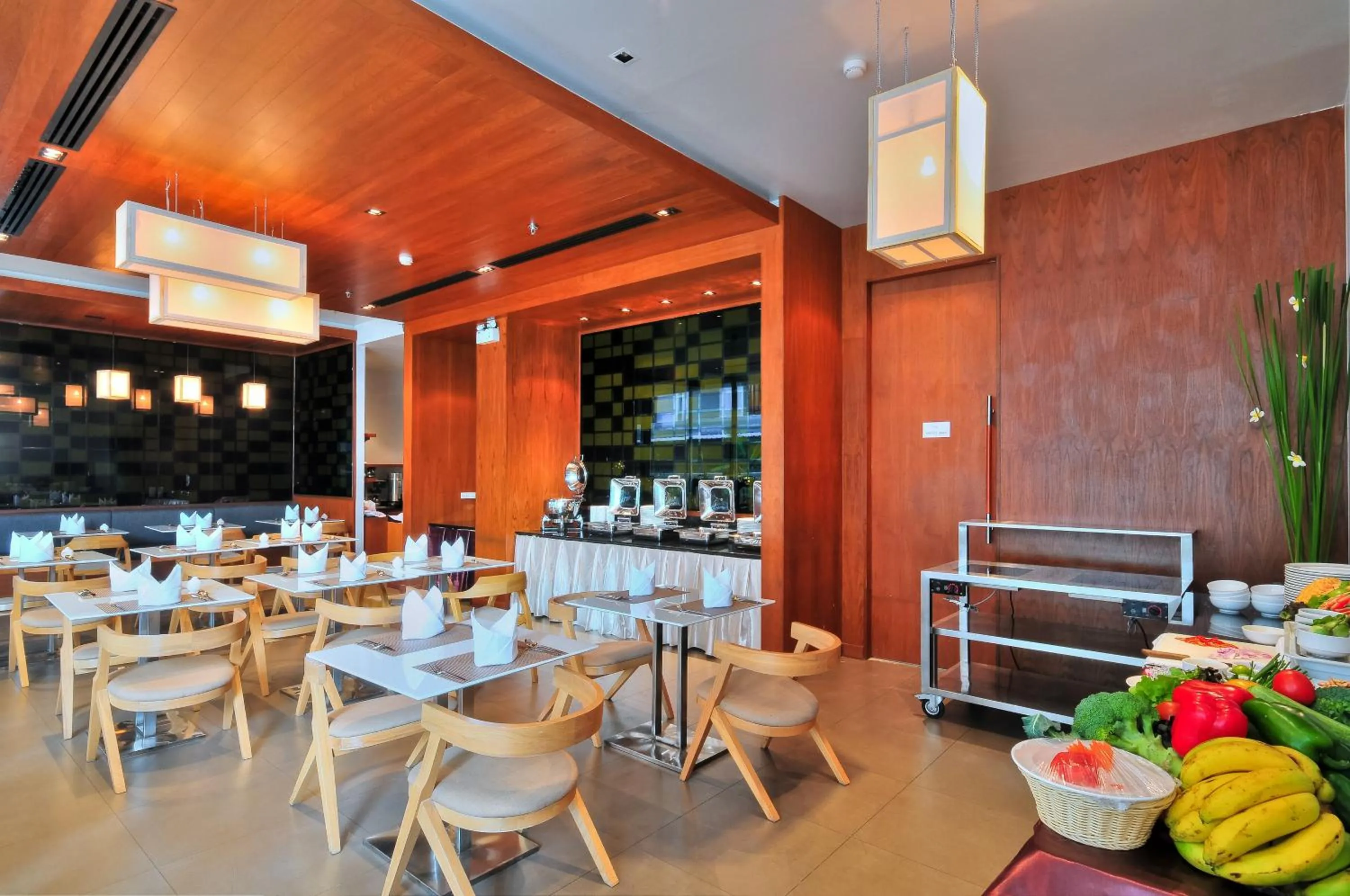 Restaurant/places to eat in ASHLEE Heights Hotel Patong