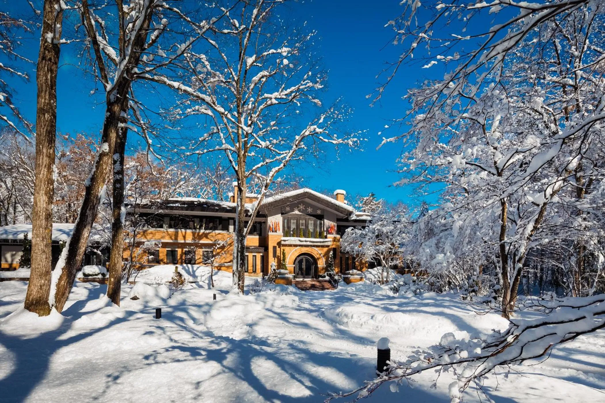 Property building in Hotel La Neige