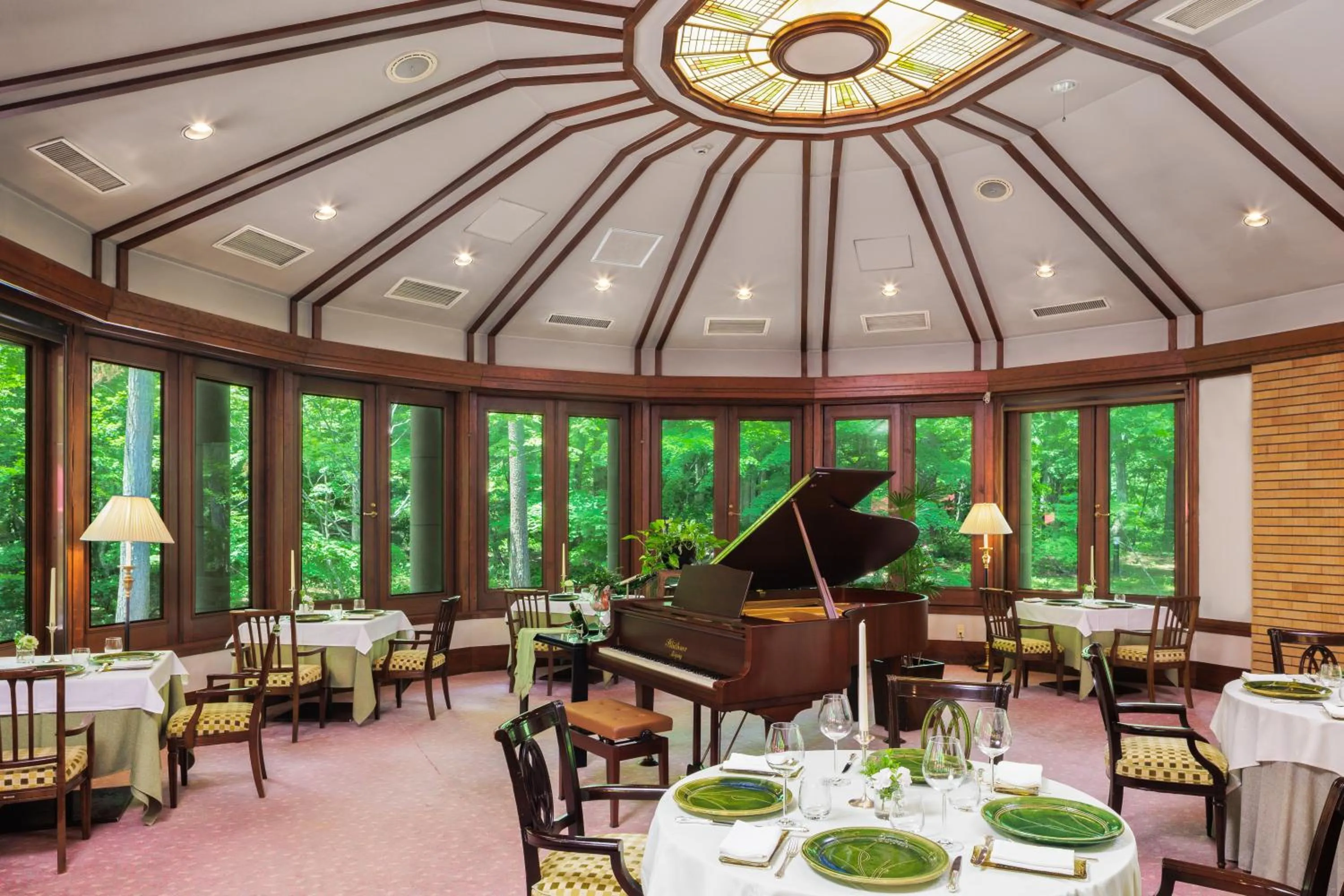 Restaurant/places to eat in Hotel La Neige