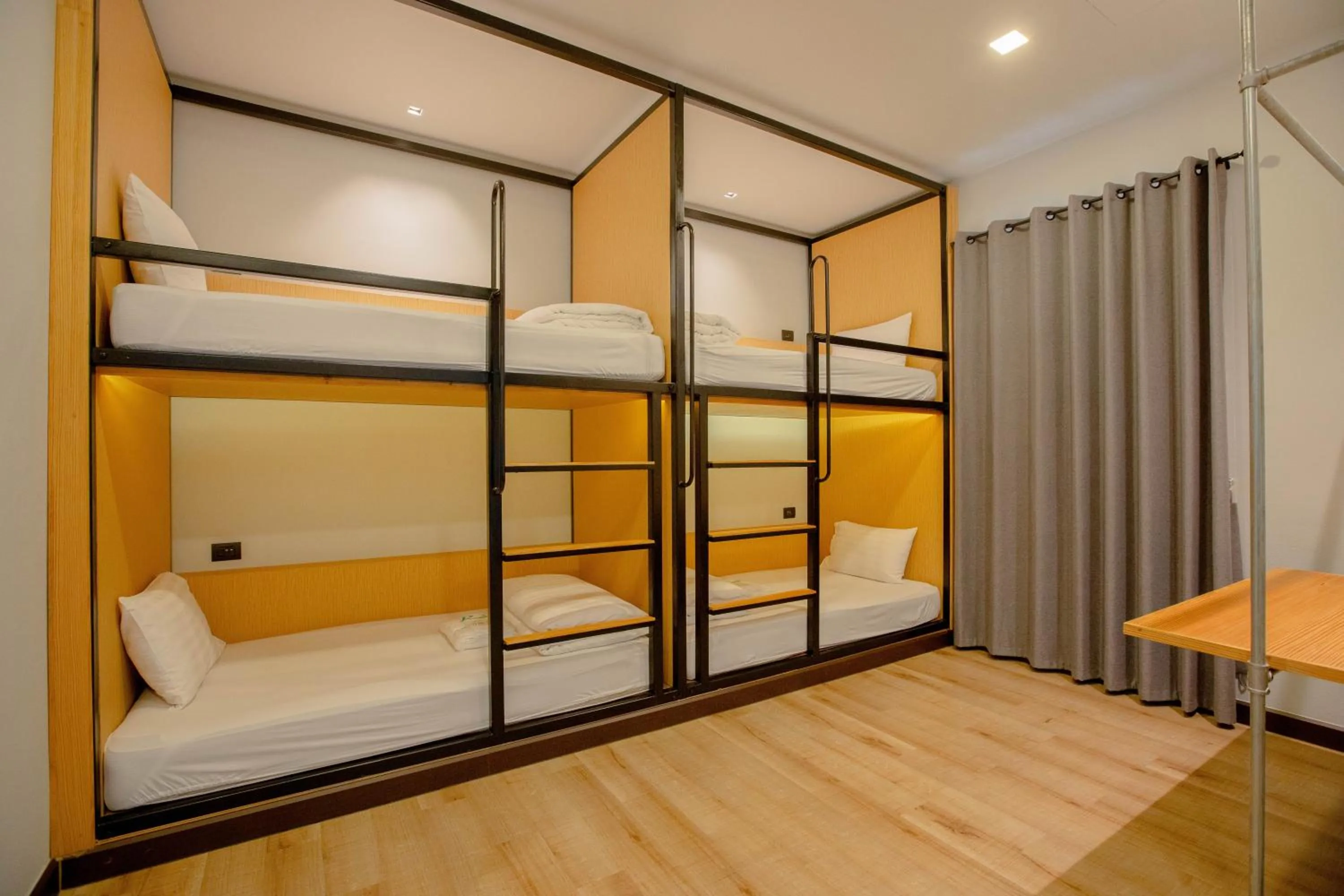 bunk bed, Bed in The Royal River Hotel