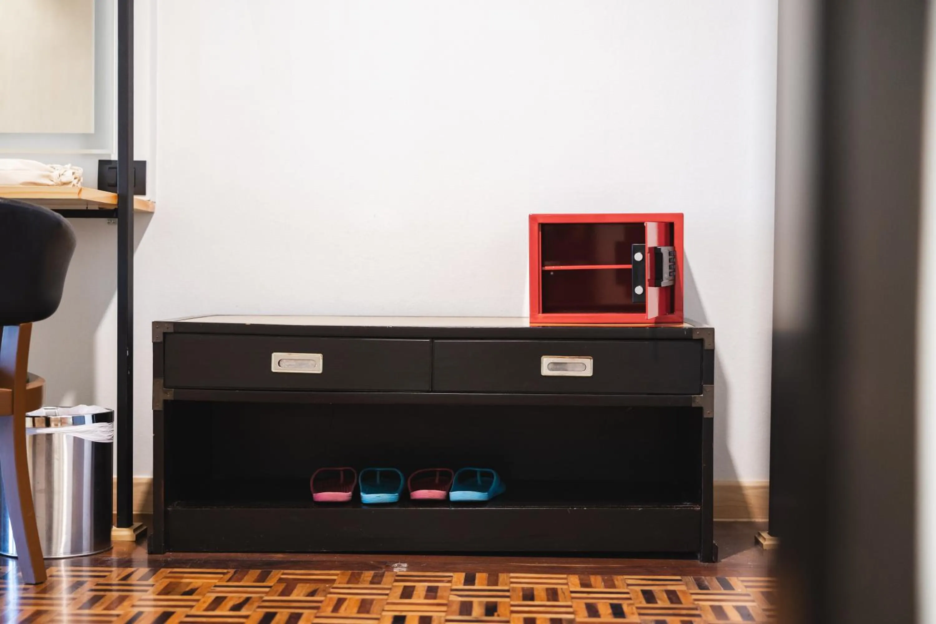 safe in The Royal River Hotel