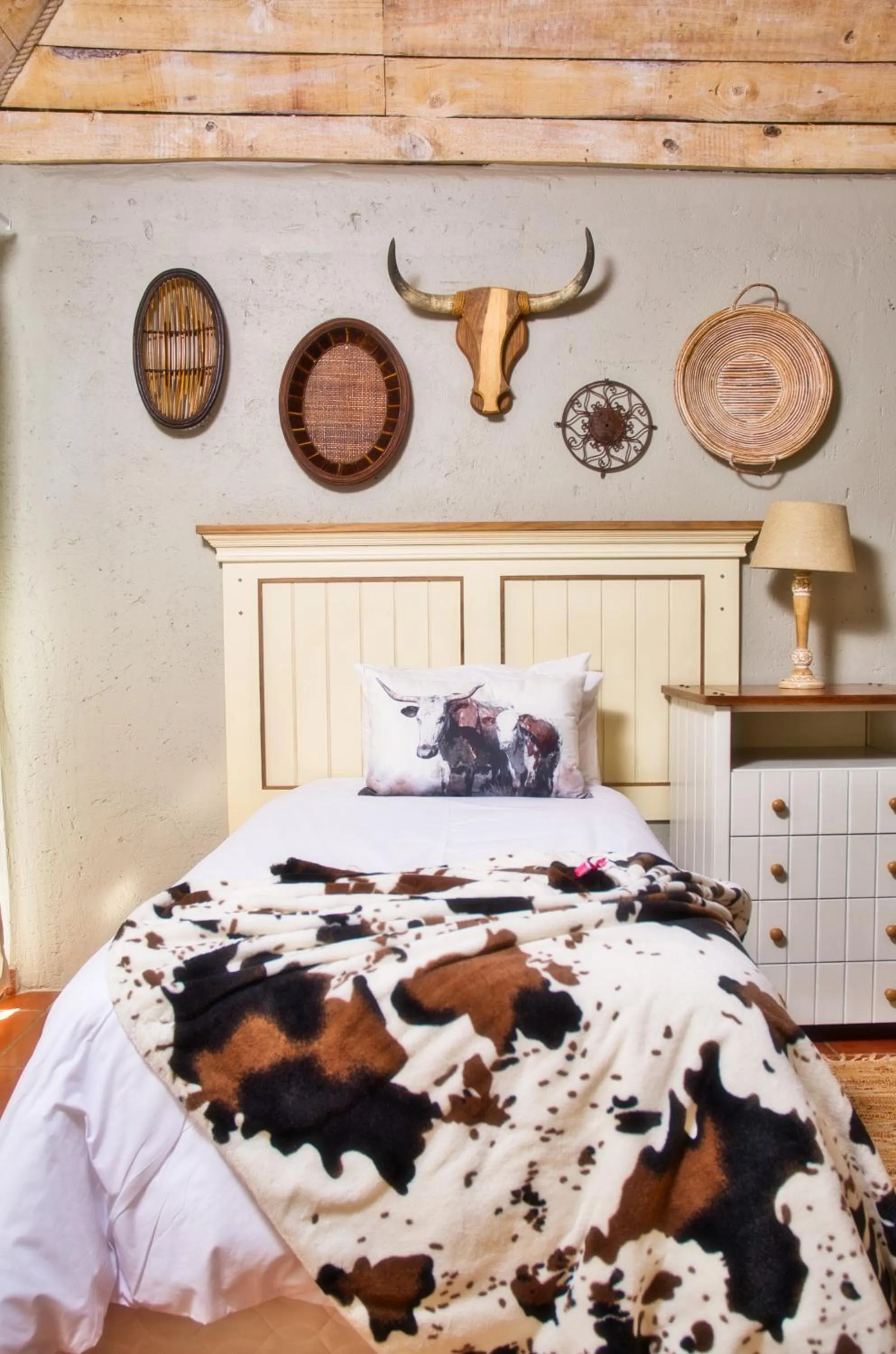 Bedroom, Bed in Glenda's Guest Suites