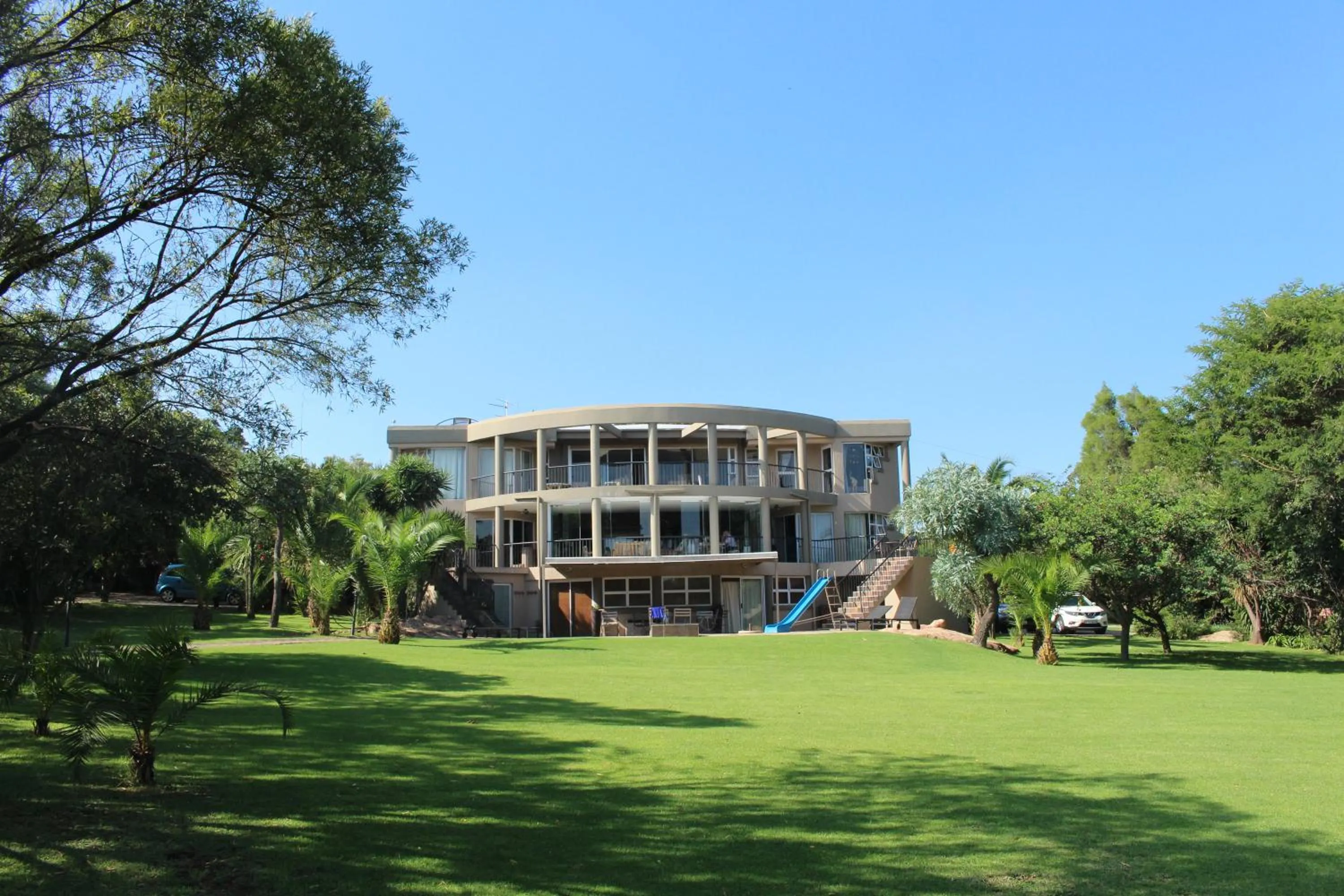 Property building in Glenda's Guest Suites