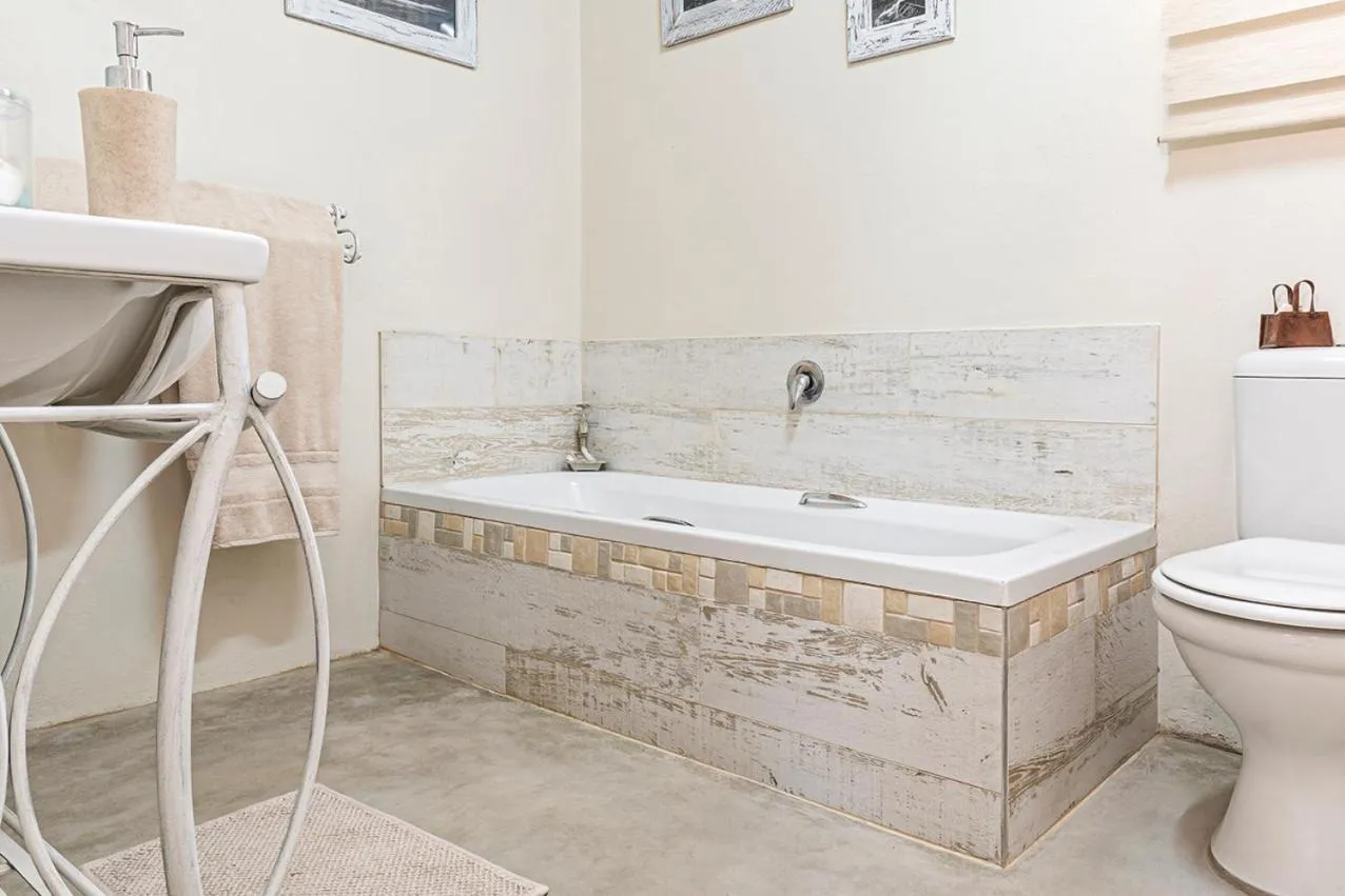 Bathroom in Glenda's Guest Suites