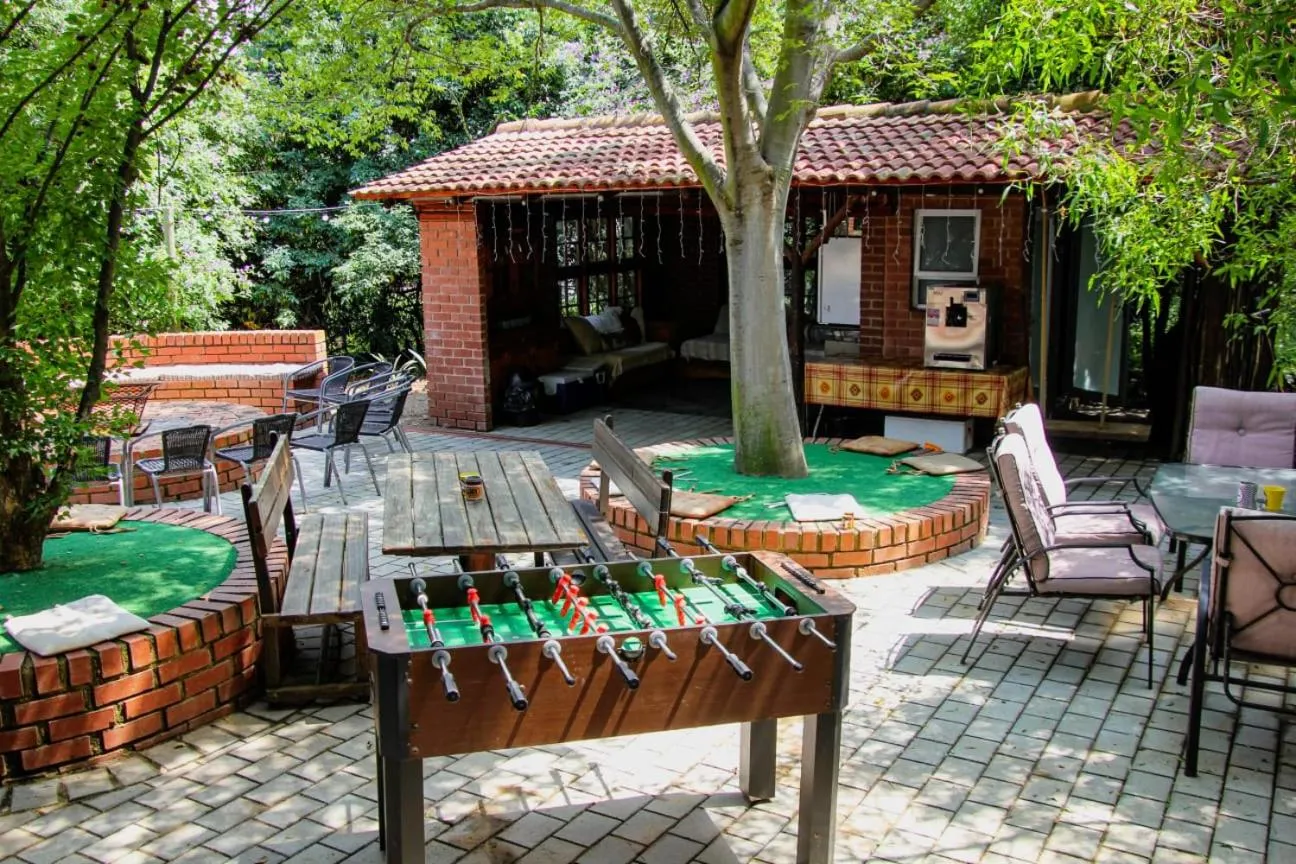 Entertainment in Glenda's Guest Suites