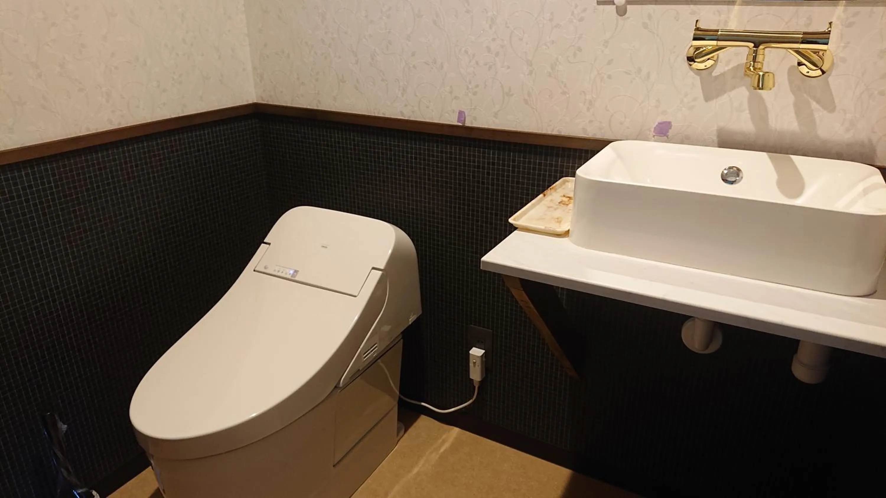 Bathroom in Hotel Weisser Hof Happei