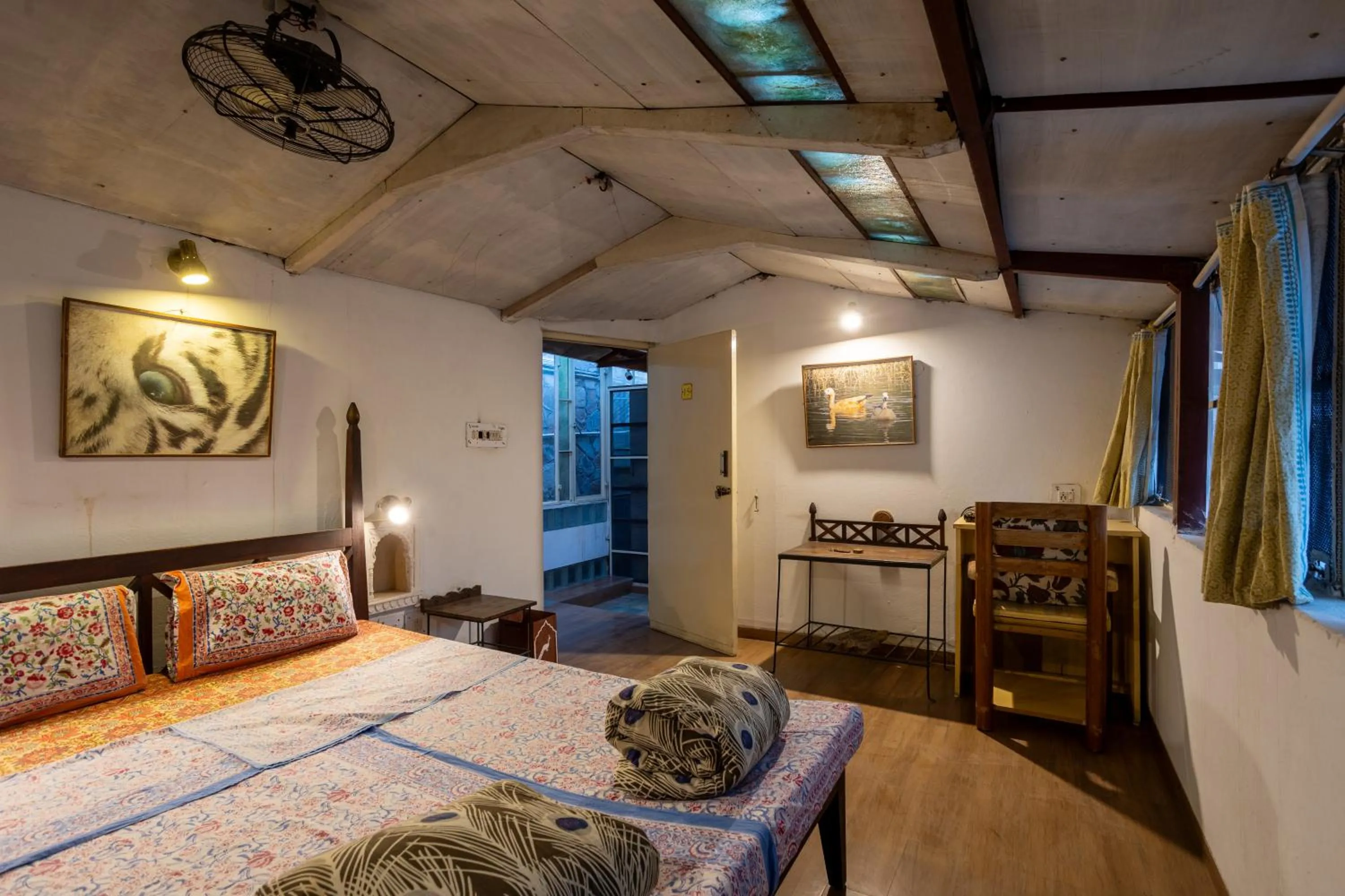 Bedroom, Bed in Jaipur Inn