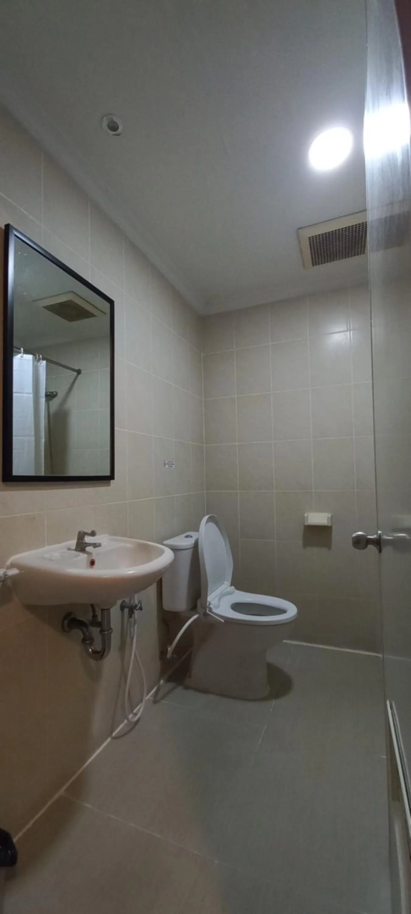 Toilet in Hotel Celebes
