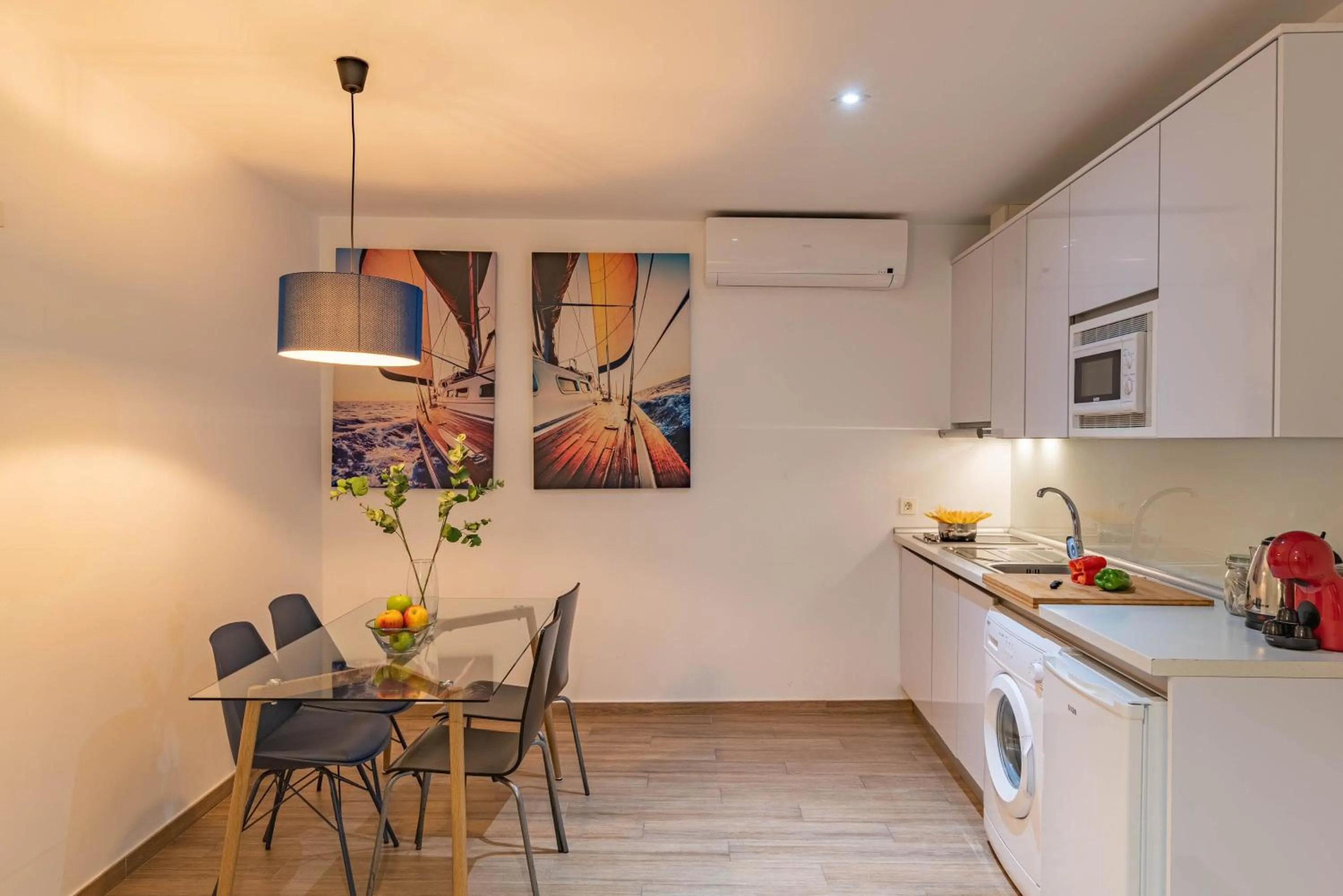 Kitchen or kitchenette in Feelathome Mártires Apartments