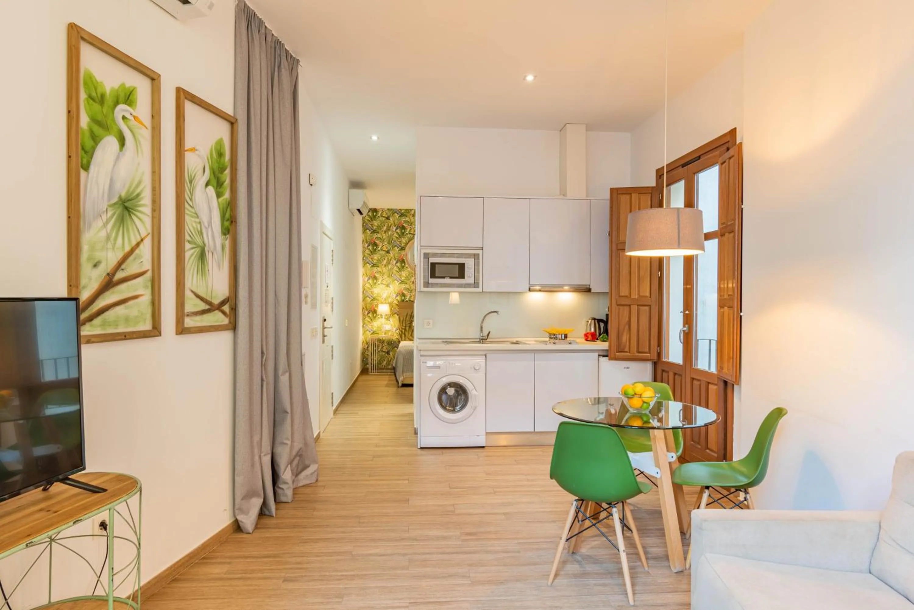 Kitchen or kitchenette in Feelathome Mártires Apartments