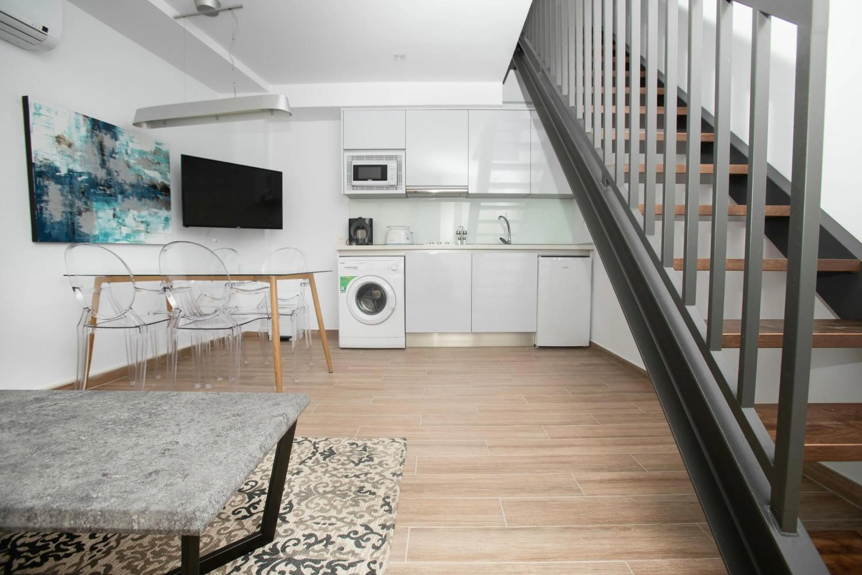 Kitchen or kitchenette in Feelathome Mártires Apartments