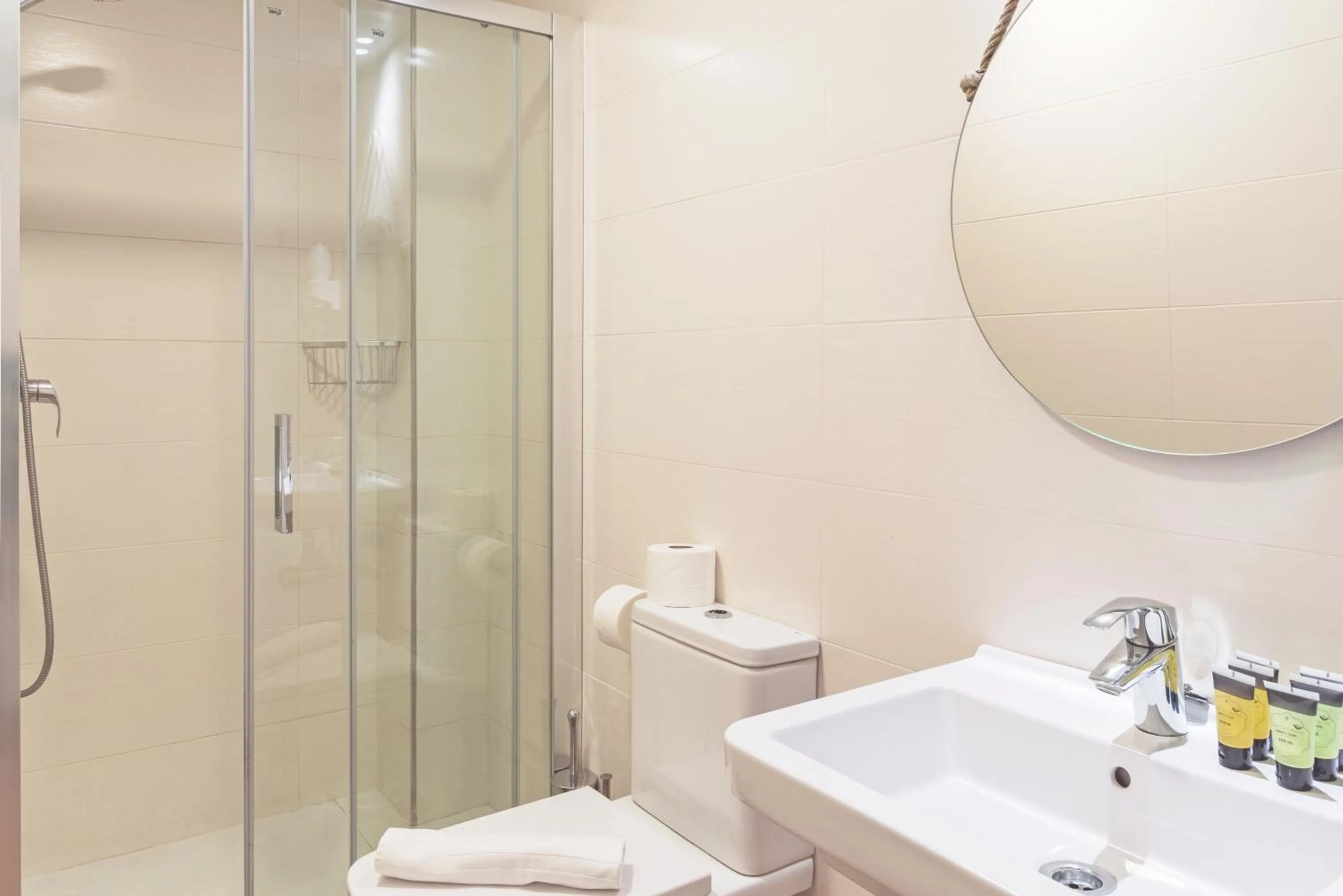 Bathroom in Feelathome Mártires Apartments