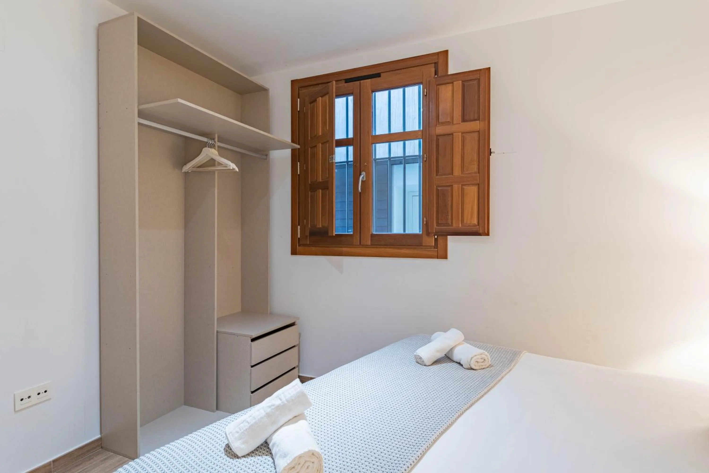 Photo of the whole room, Bed in Feelathome Mártires Apartments