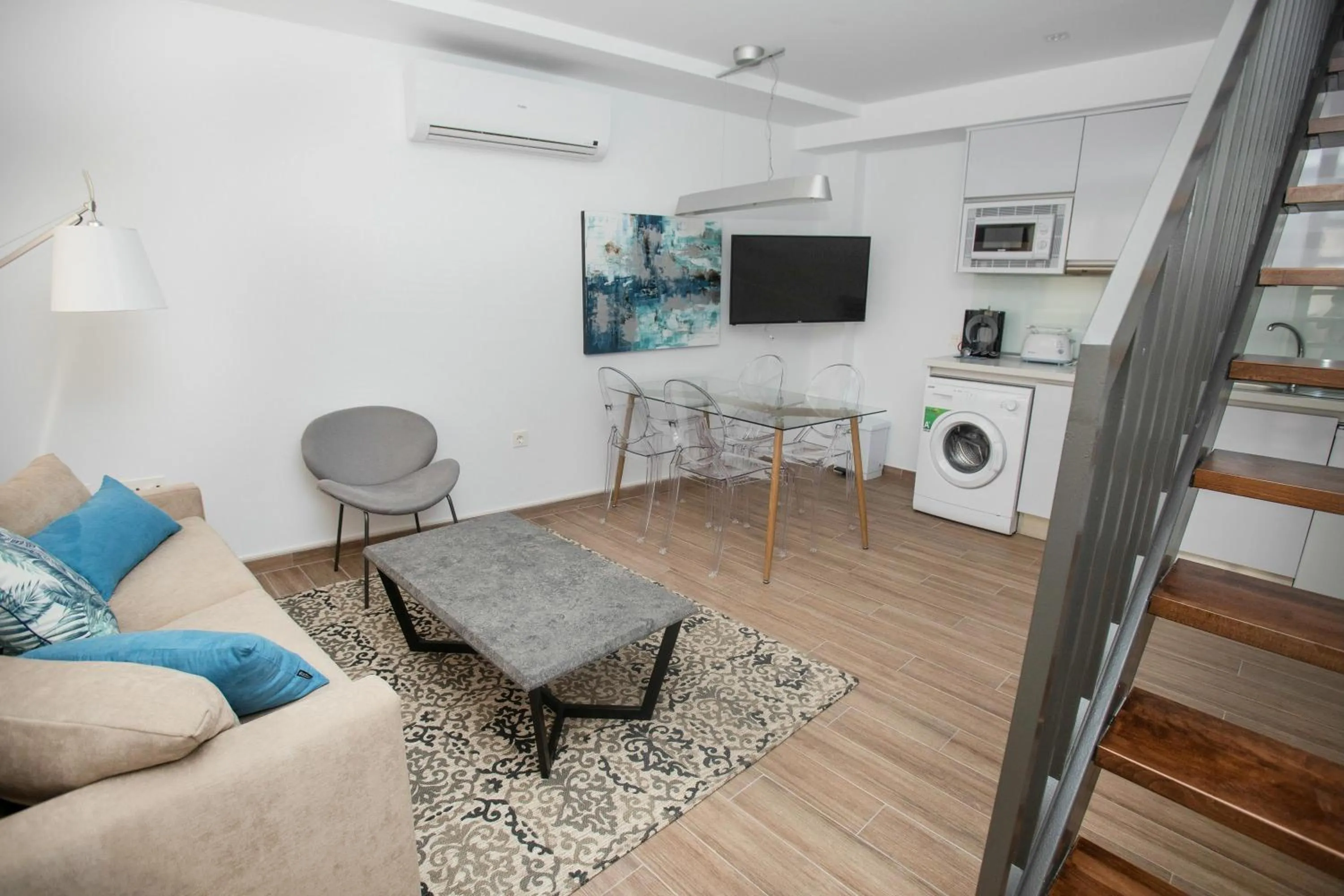 Kitchen or kitchenette in Feelathome Mártires Apartments