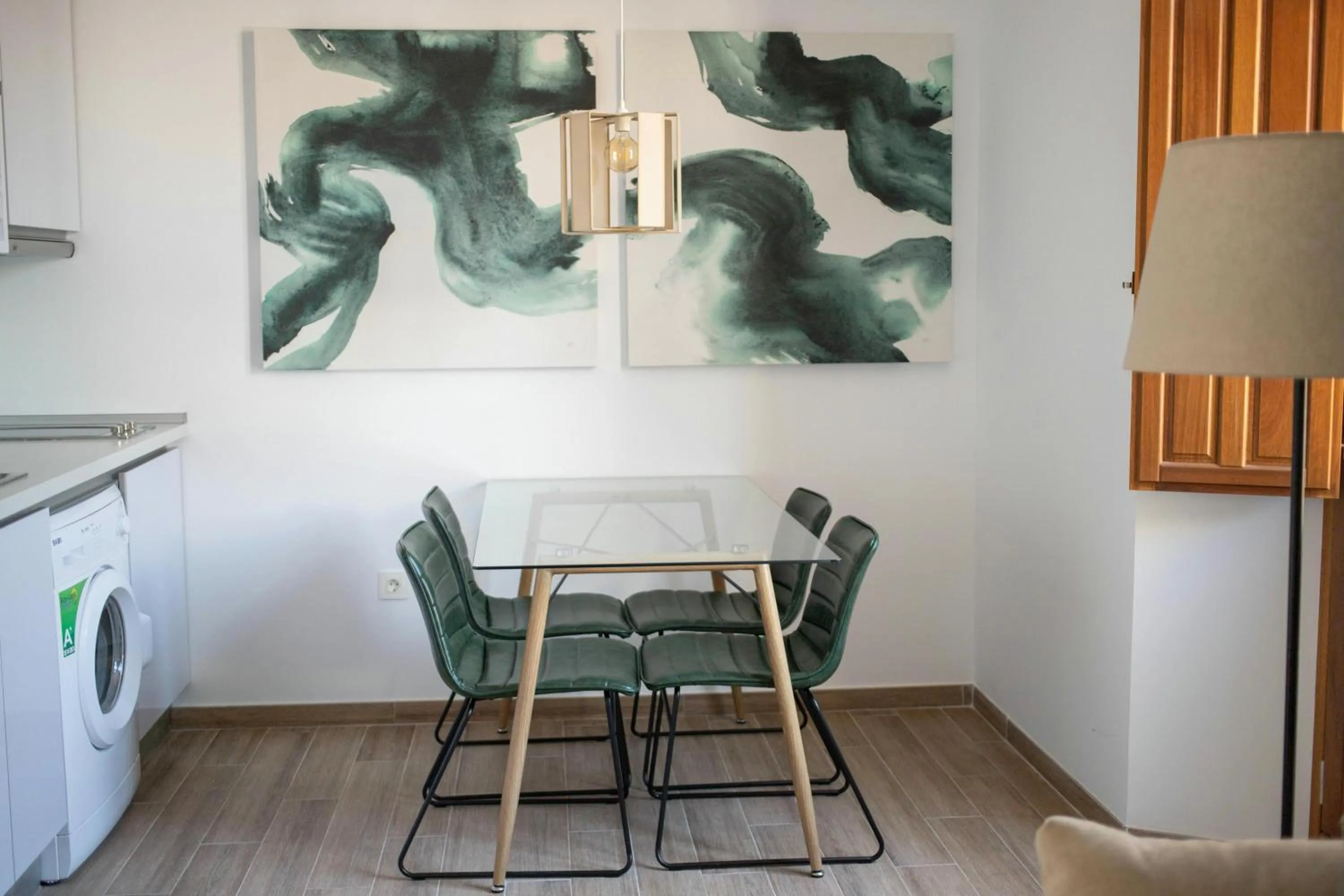 Kitchen or kitchenette in Feelathome Mártires Apartments