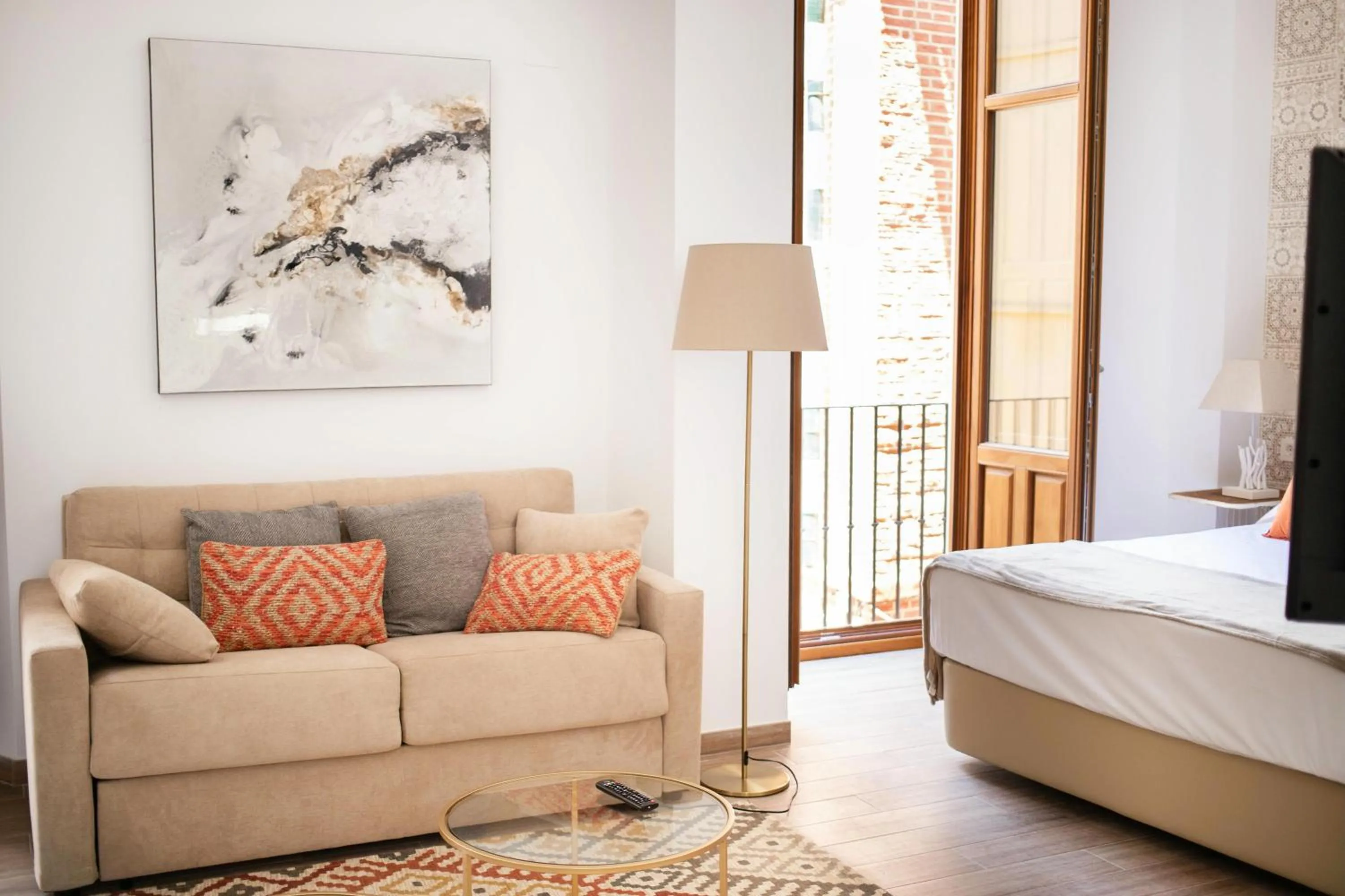 Living room, Bed in Feelathome Mártires Apartments