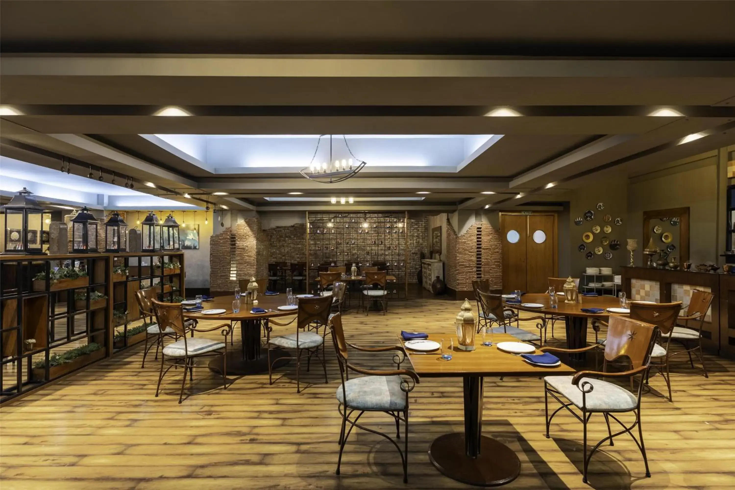 Restaurant/places to eat in Radisson Blu Hotel Pune Kharadi Restaurant/places to eat in Radisson Blu Hotel Pune Kharadi