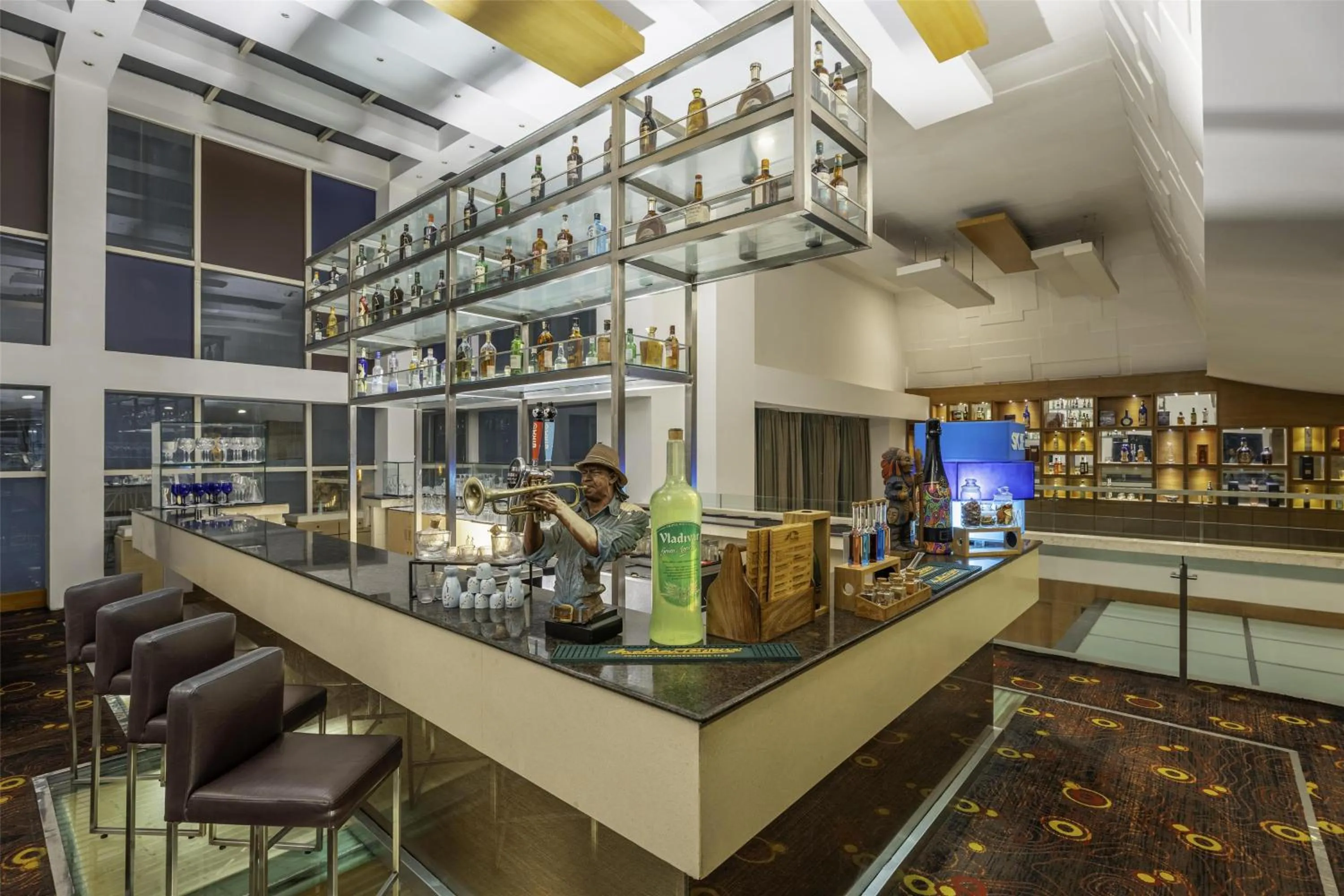 Lounge or bar in Radisson Blu Hotel Pune Kharadi