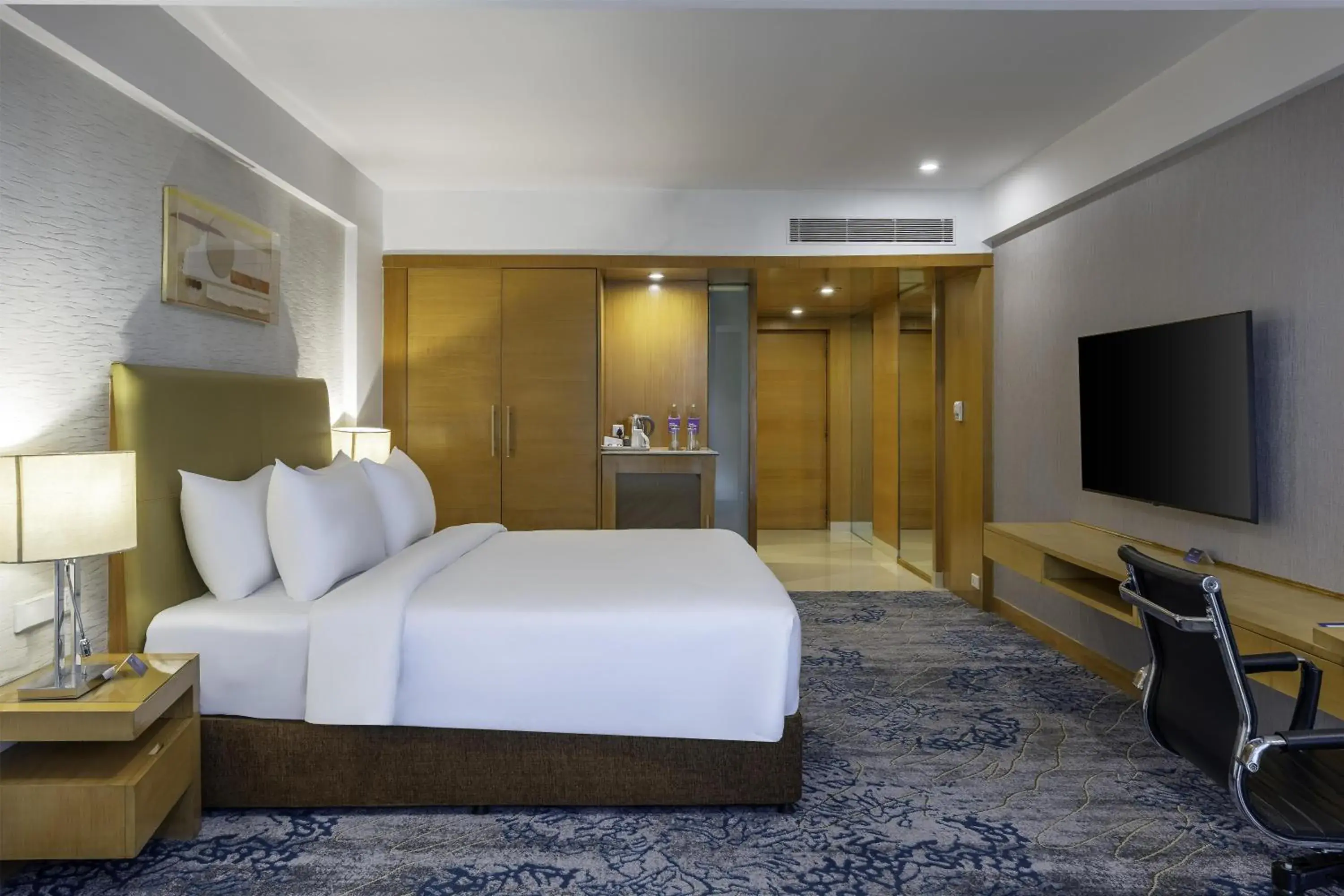 Bedroom, Bed in Radisson Blu Hotel Pune Kharadi Bedroom, Bed in Radisson Blu Hotel Pune Kharadi