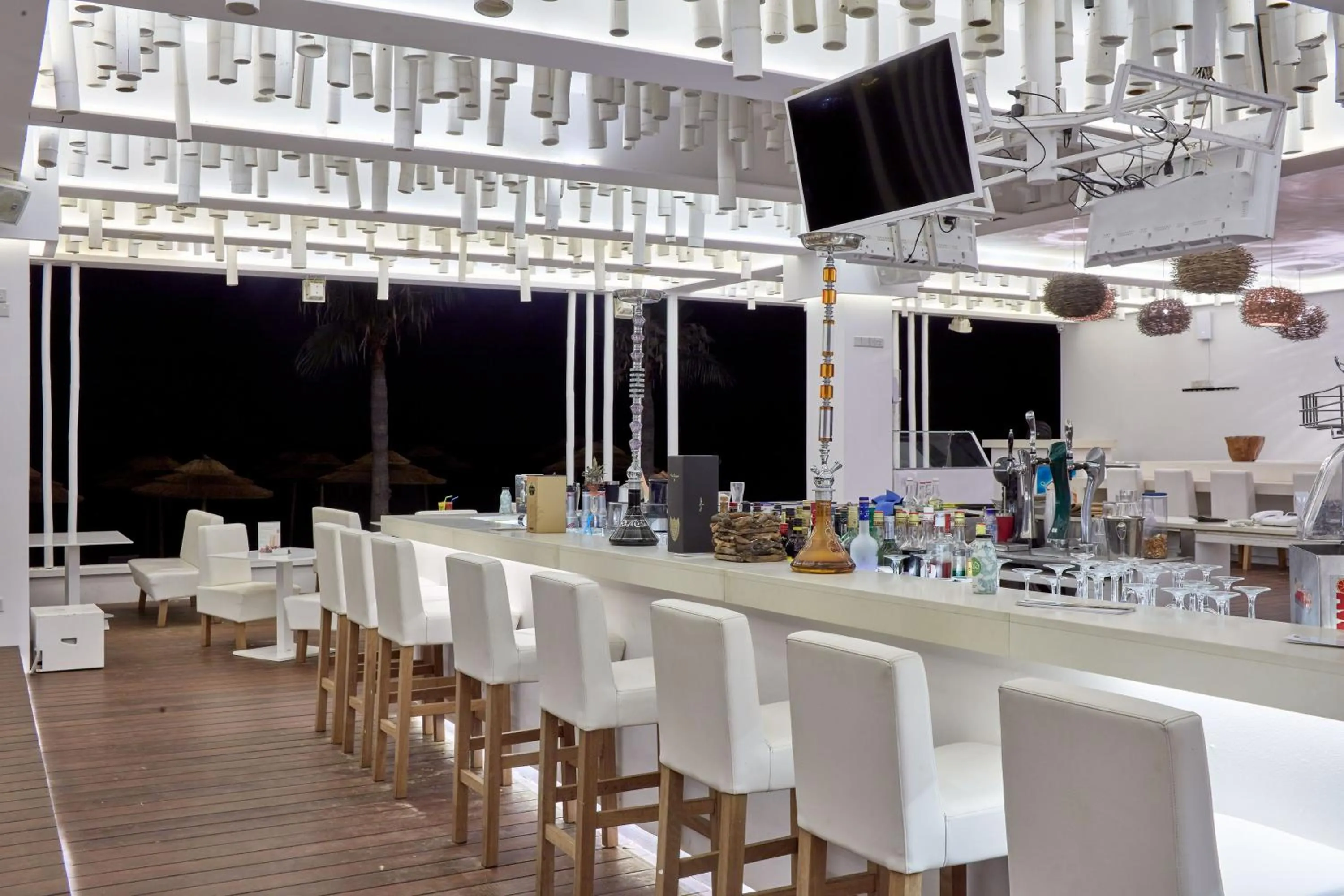 Lounge or bar in So White Beach Resort