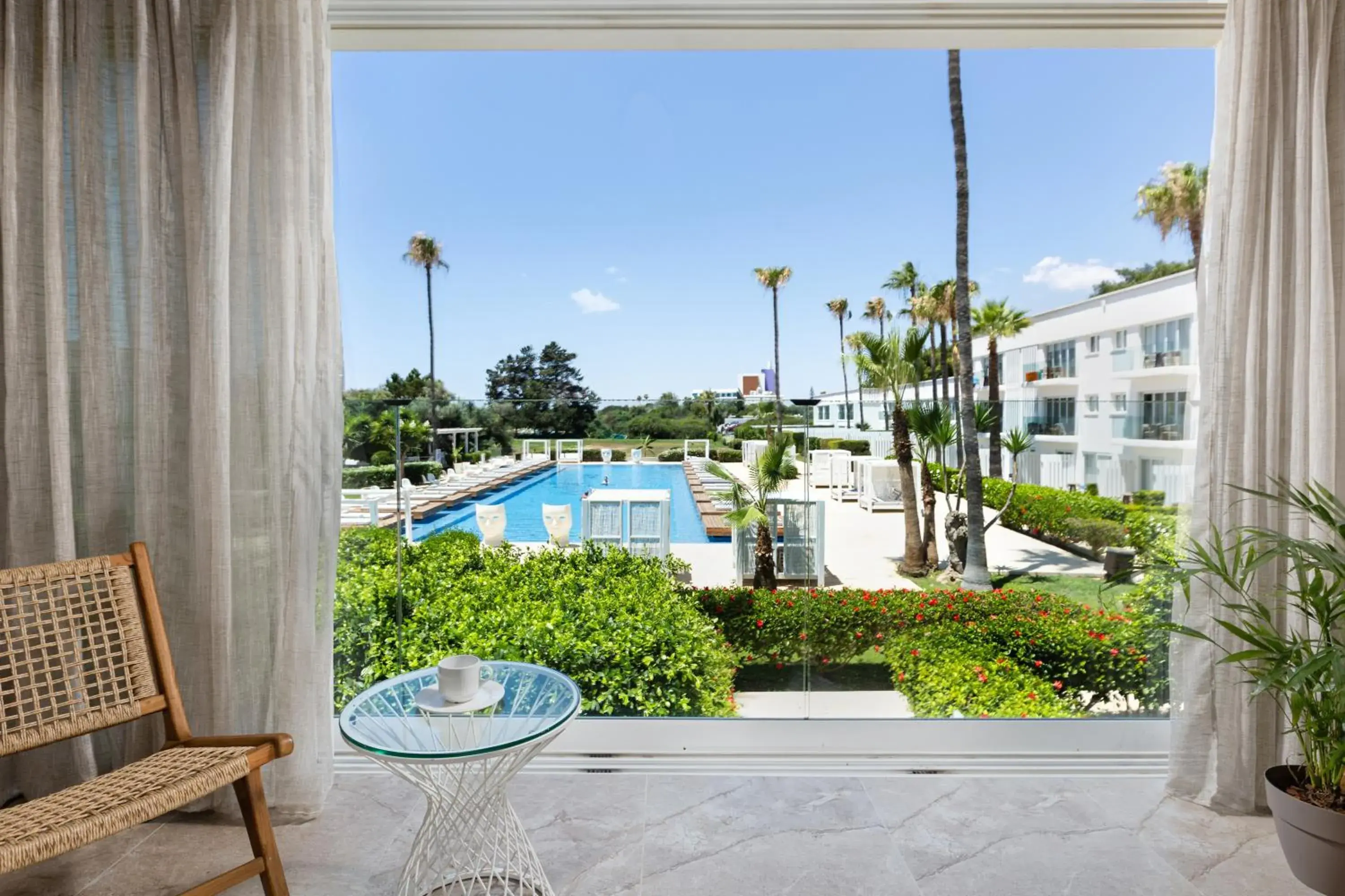 DDPV - single occupancy - Deluxe Double Pool View in So White Beach Resort DDPV - single occupancy - Deluxe Double Pool View in So White Beach Resort