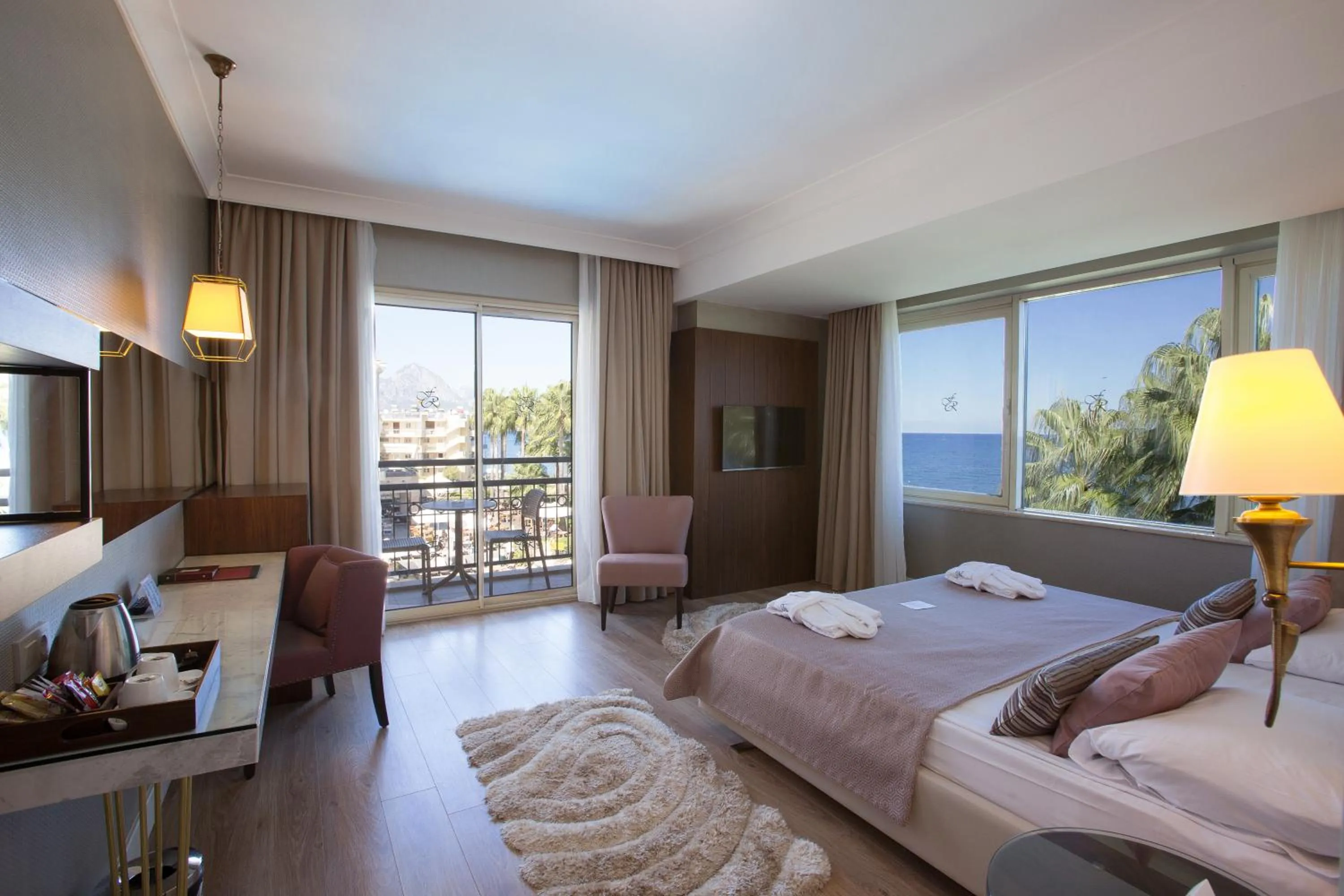 Bedroom, Bed in Fame Residence Kemer & Spa