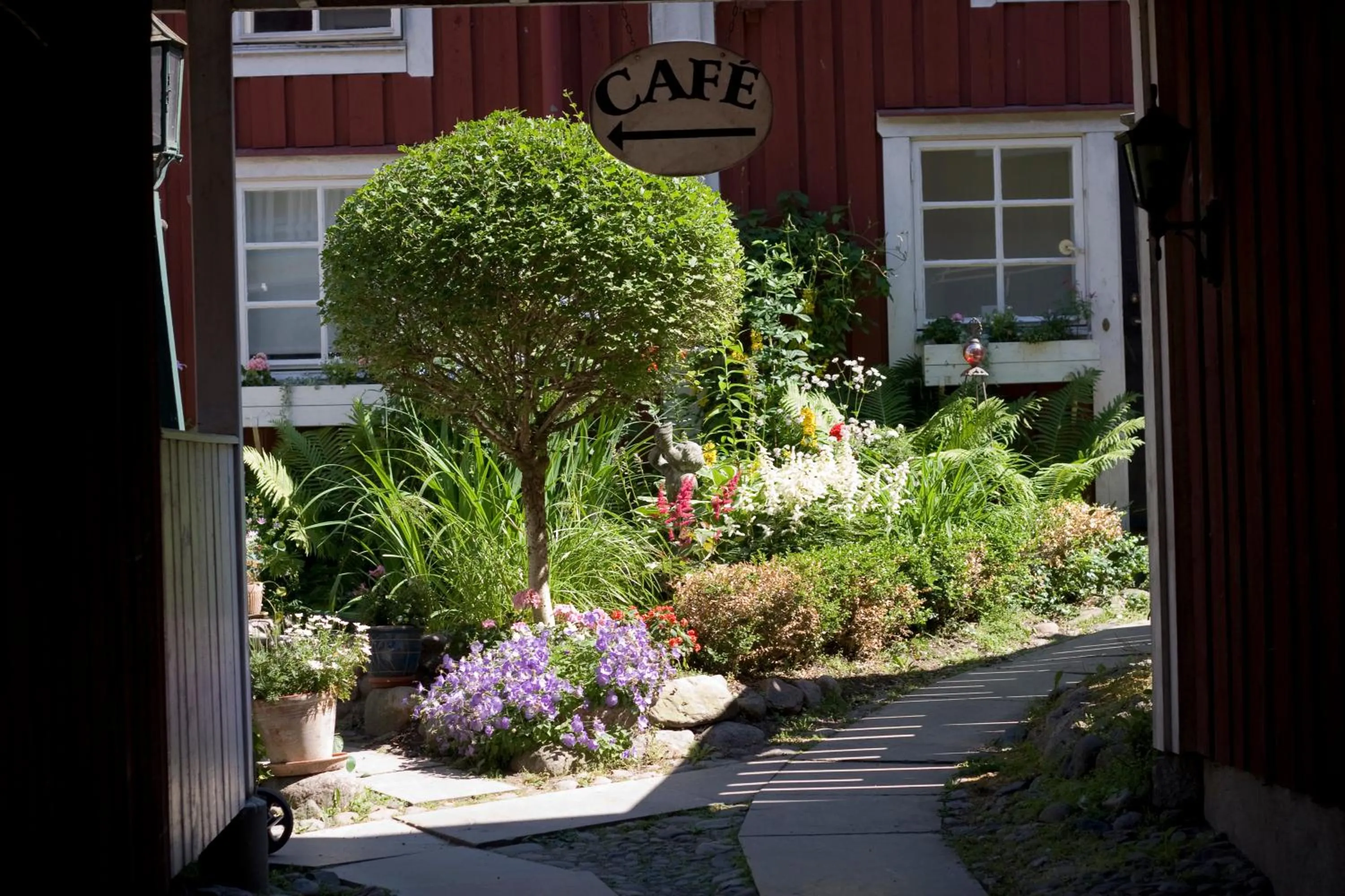 Garvaregården Hotel , B&B och Café