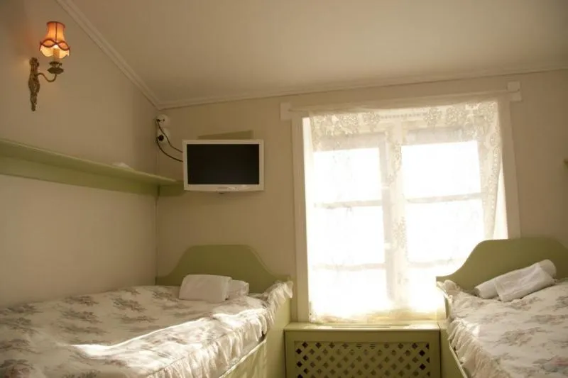 Bed in Garvaregården Hotel , B&B och Café