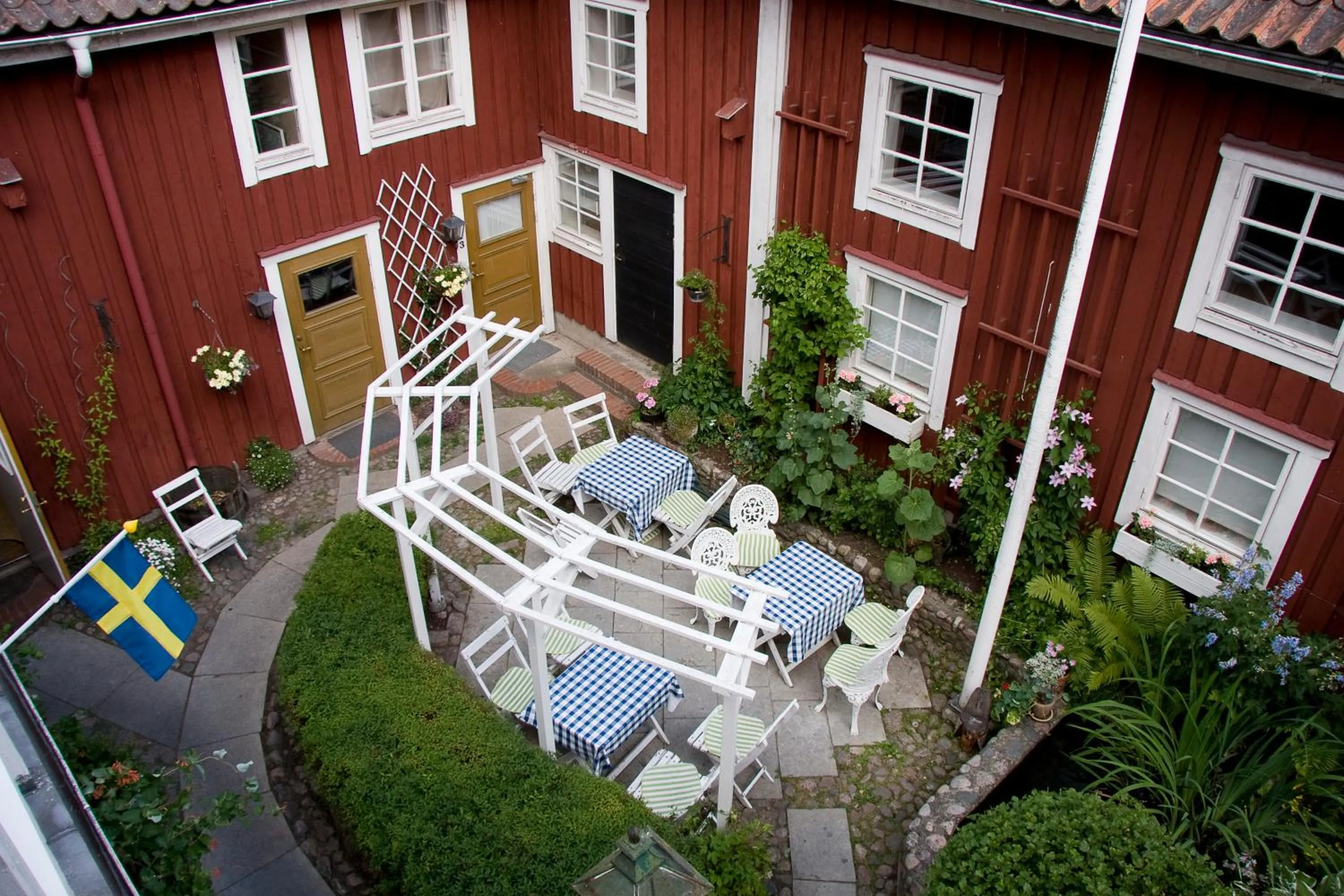 Garden view in Garvaregården Hotel , B&B och Café
