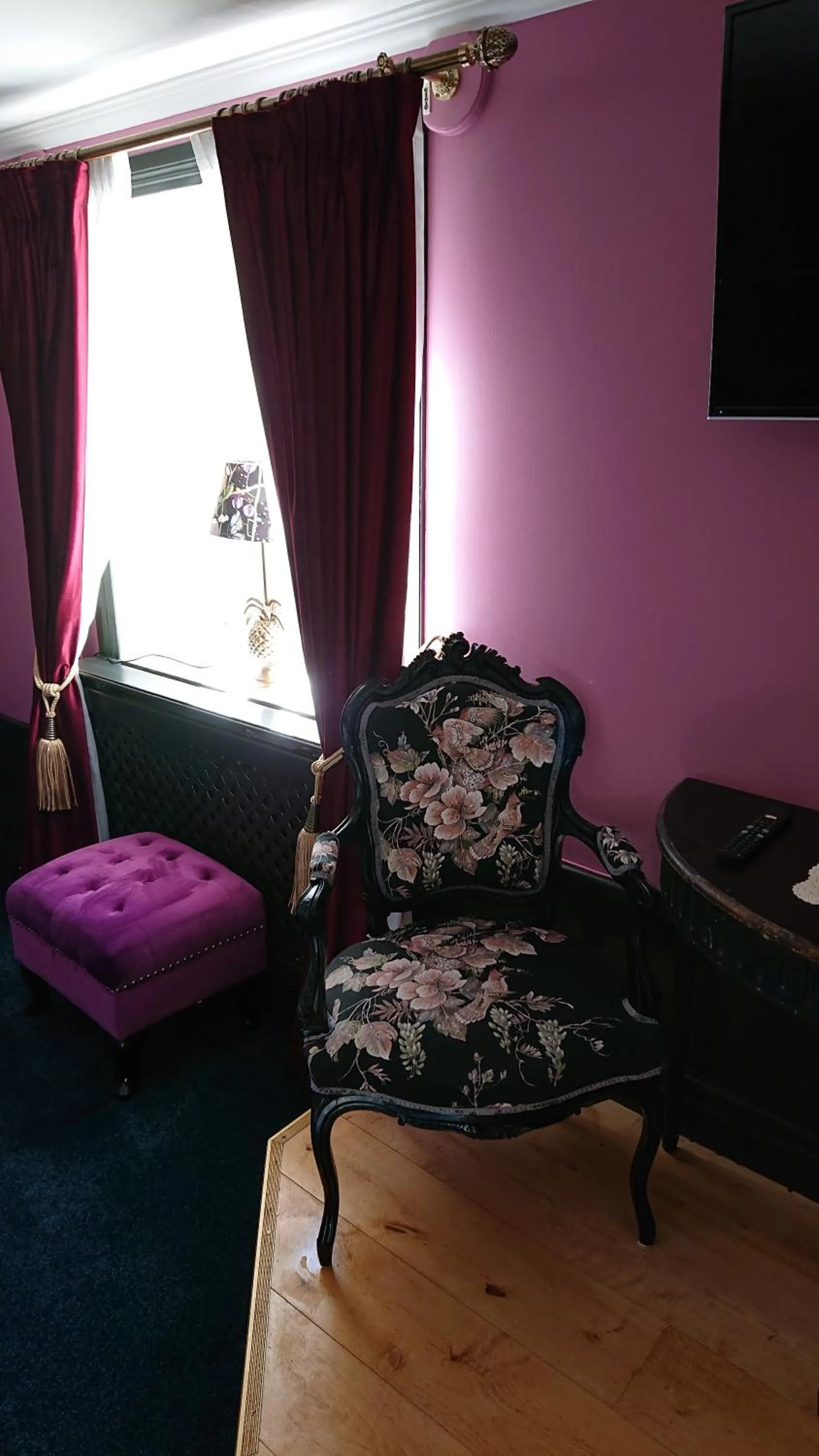 Garvaregården Hotel , B&B och Café
