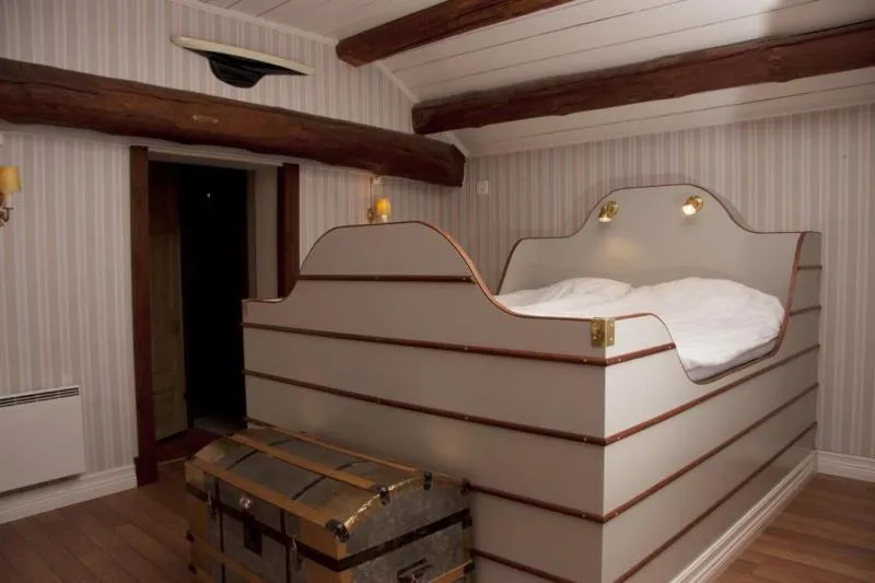 Bed in Garvaregården Hotel , B&B och Café