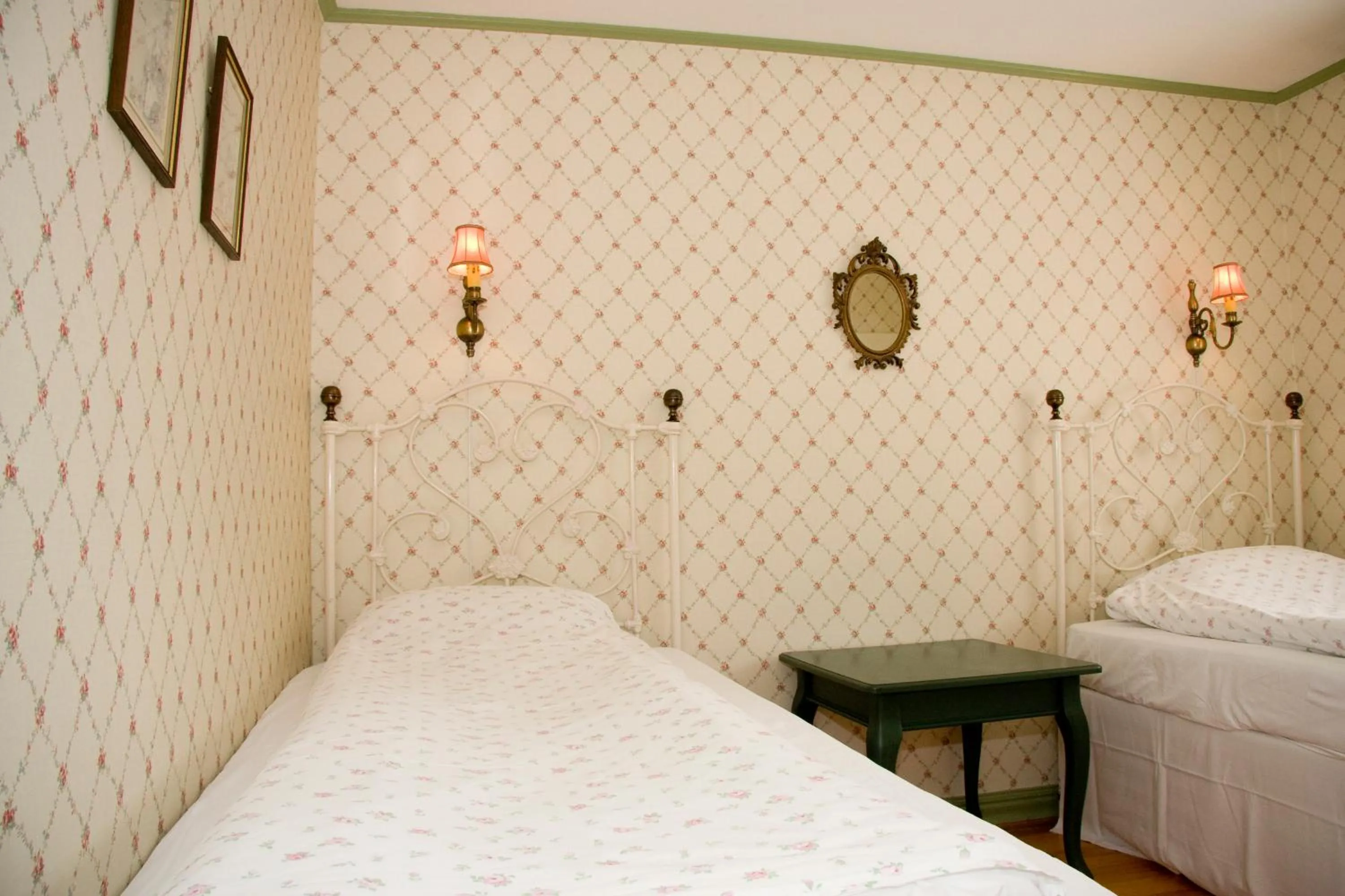 Bed in Garvaregården Hotel , B&B och Café