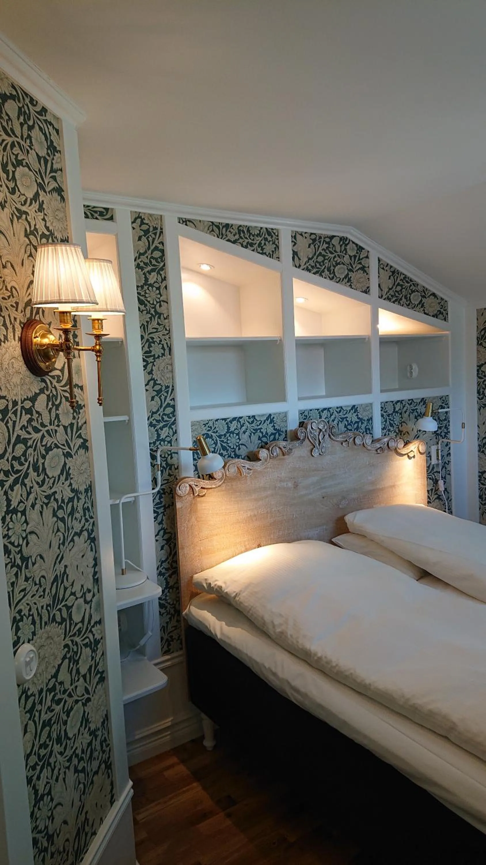 Bed in Garvaregården Hotel , B&B och Café