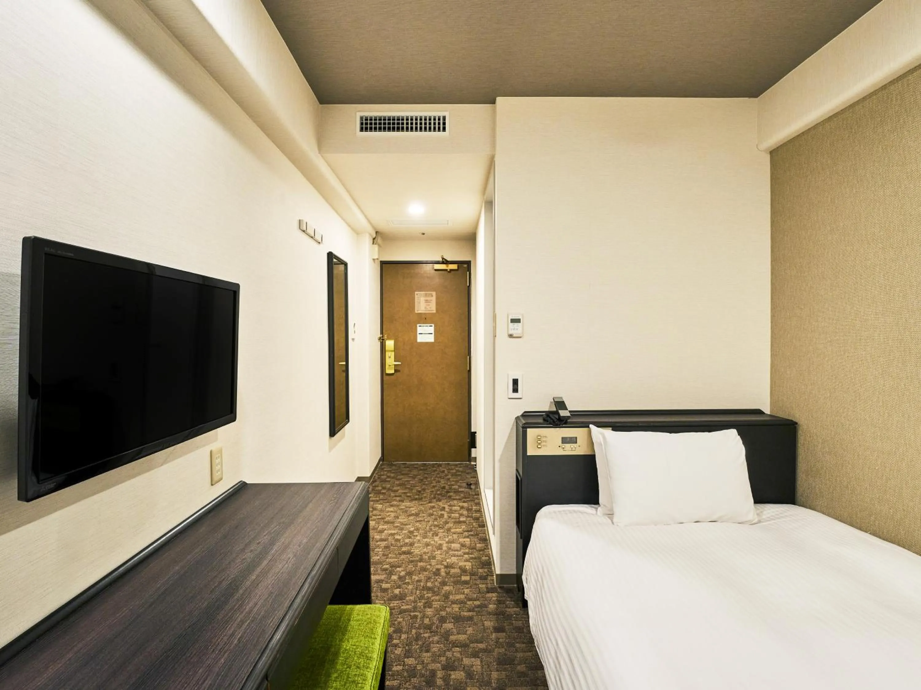 Photo of the whole room, Bed in Hotel Elcient Kyoto Hachijoguchi