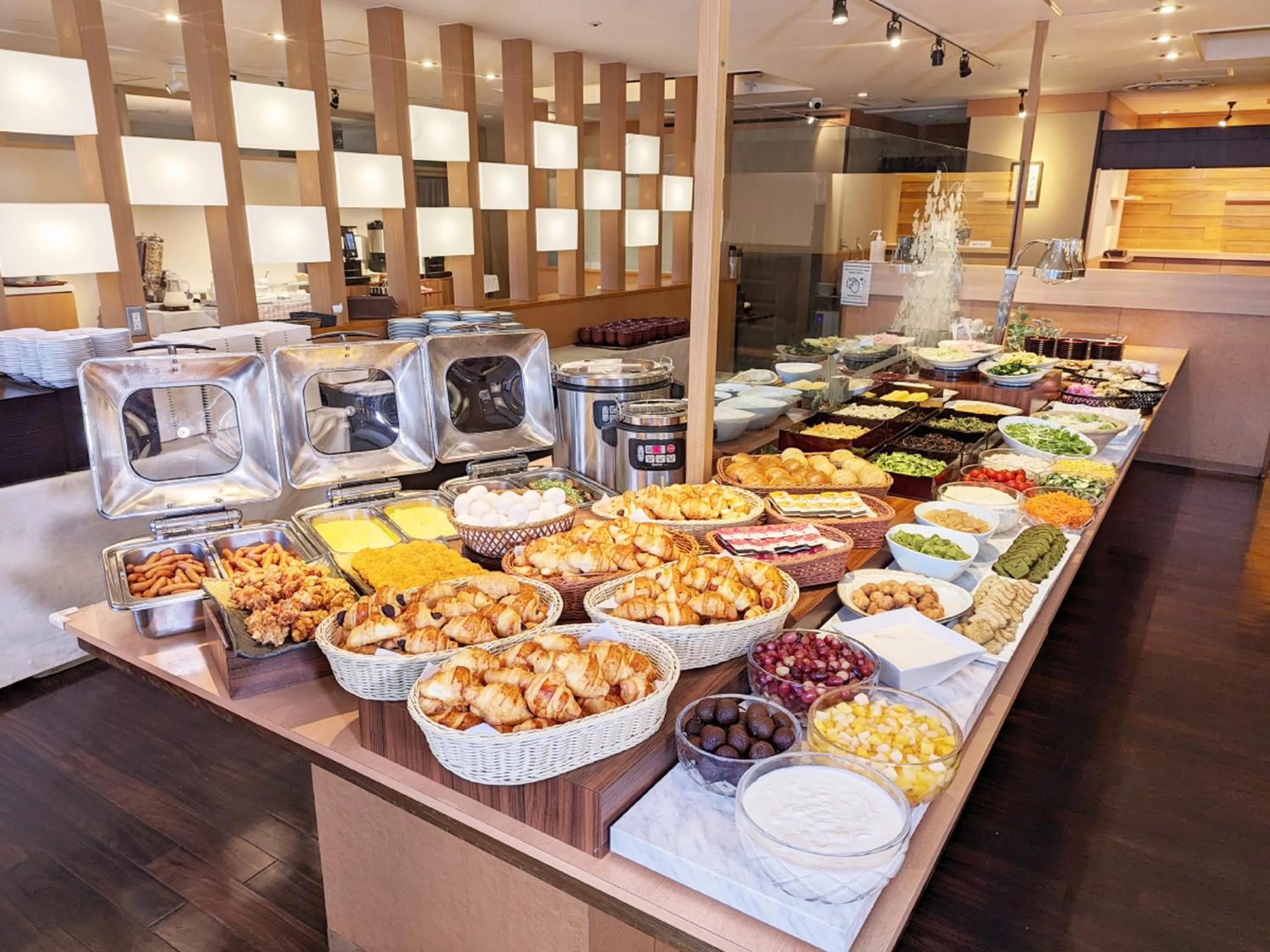 Buffet breakfast in Hotel Elcient Kyoto Hachijoguchi